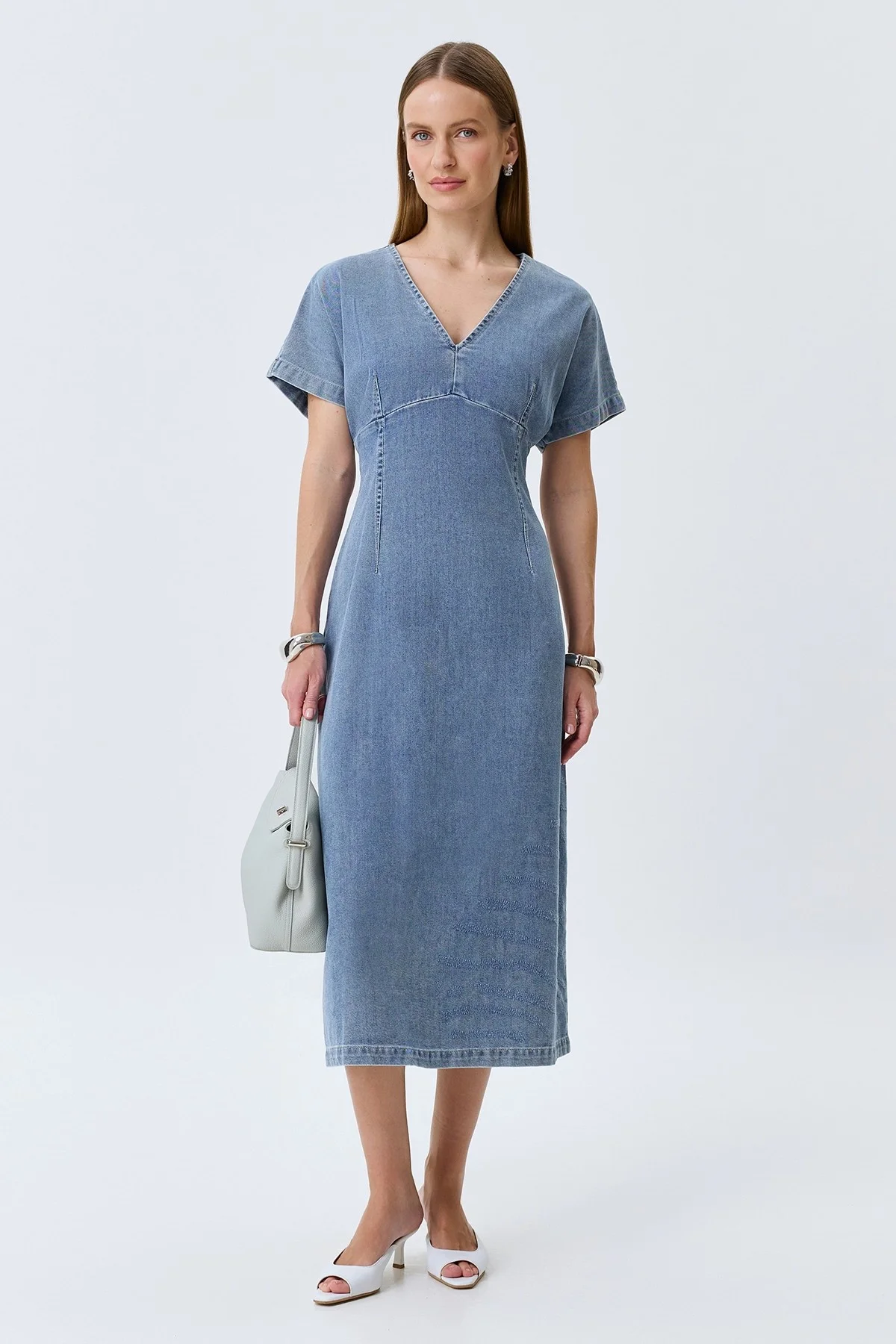 Джинсовое платье с V-образным вырезом, 44