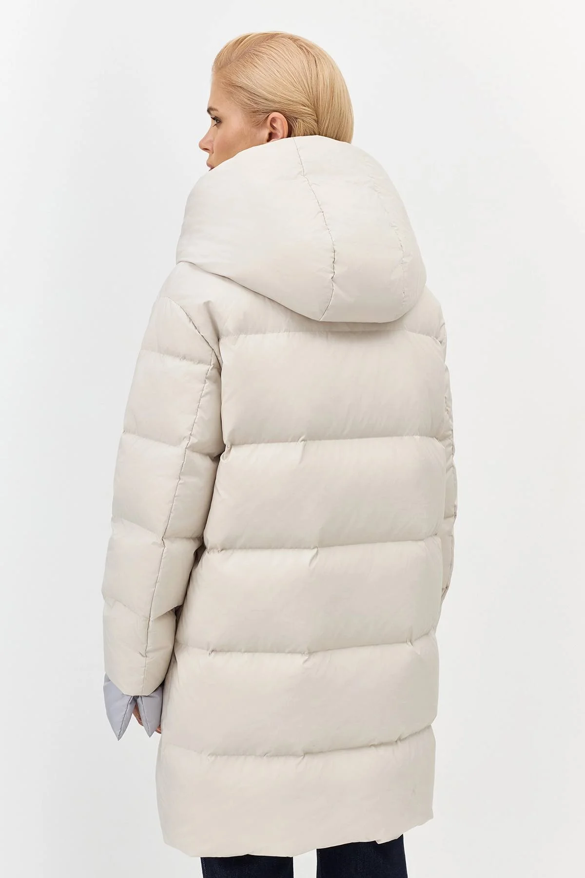 Укороченный пуховик с контрастной отделкой, 46