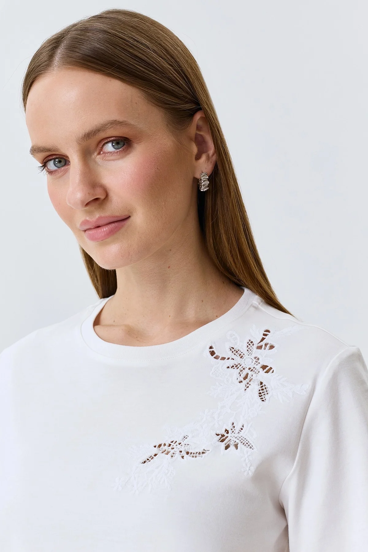 Футболка с ажурным декором, 46