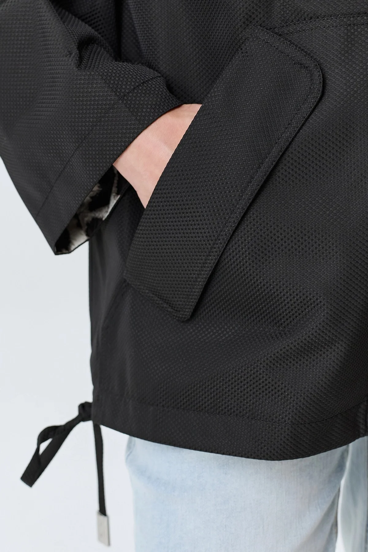 Ветровка с яркой подкладкой, 48