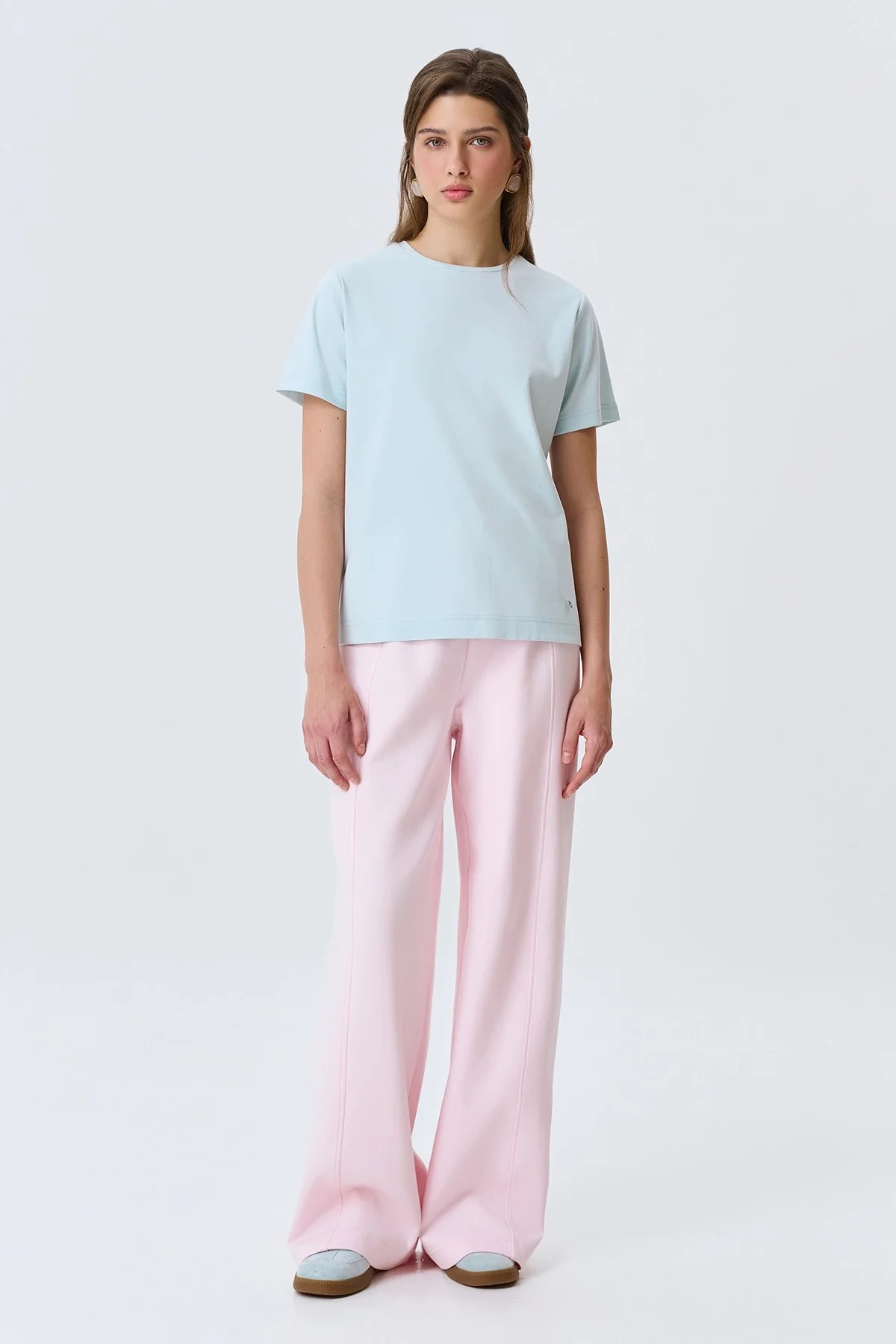 Базовая яркая голубая футболка, 44