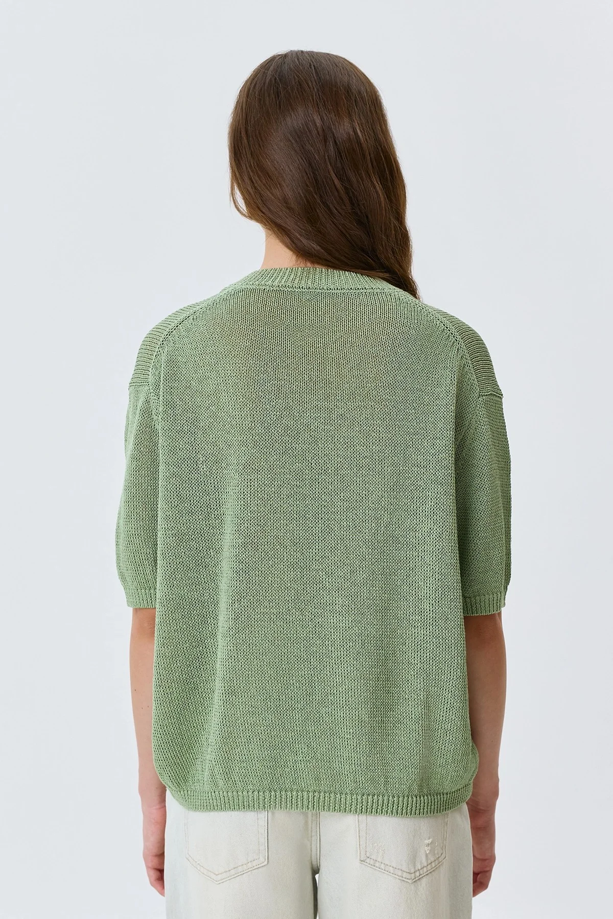 Свободный джемпер из фактурной пряжи, 52