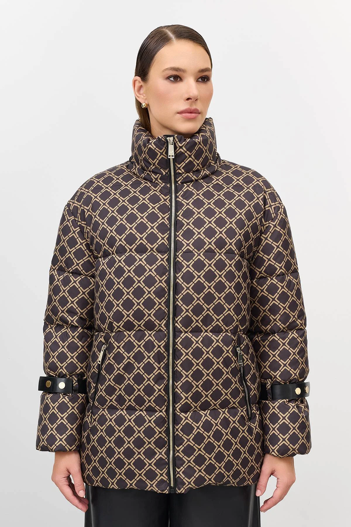 Лимитированная серия куртка с геометрическим принтом и палантин, 52