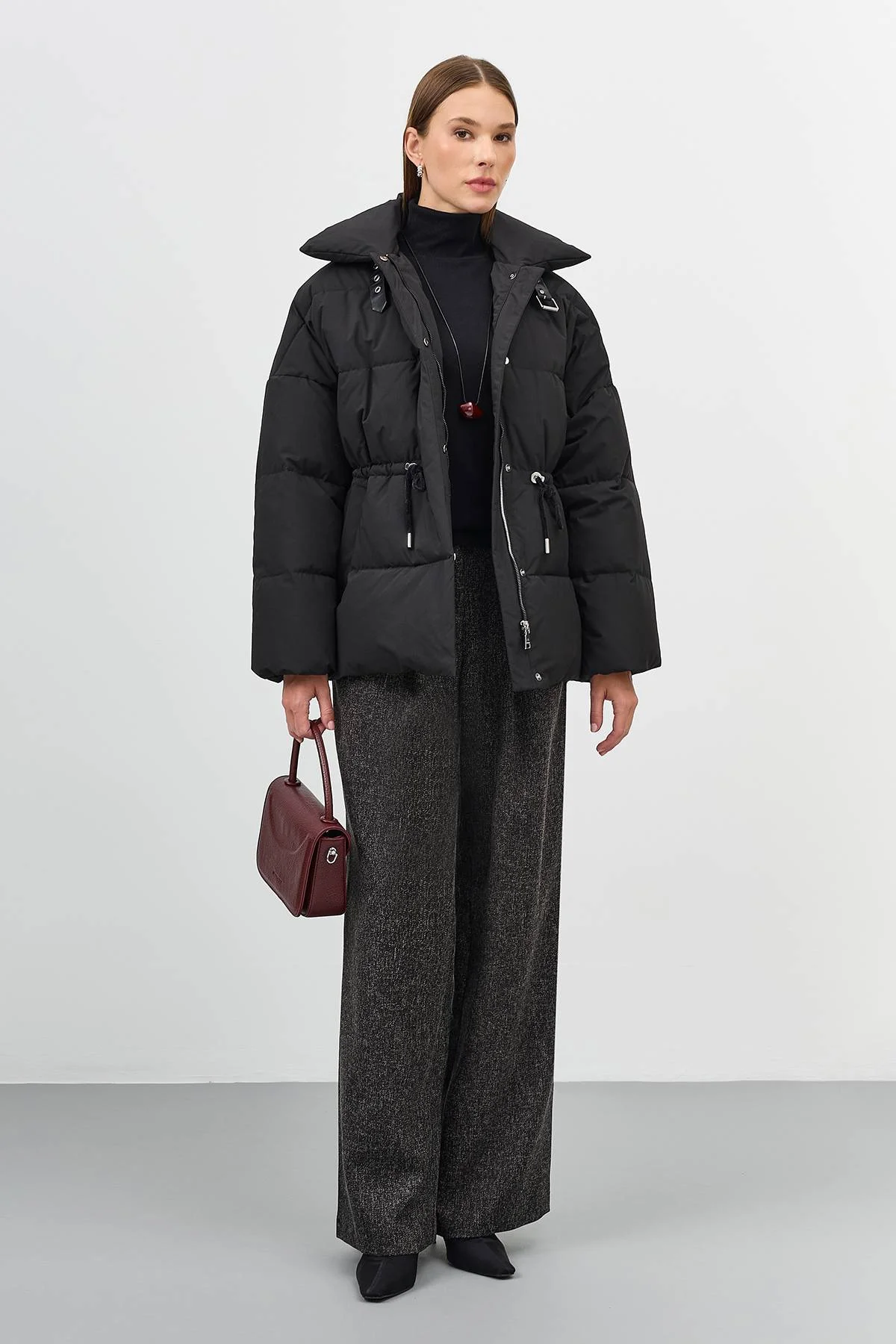 Лимитированная серия приталенная куртка с хлястиком с палантином