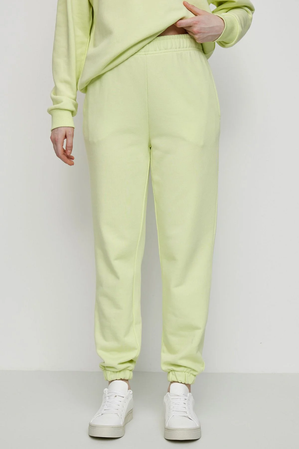 Брюки в цвете лайм из облегчённого футера, 46р
