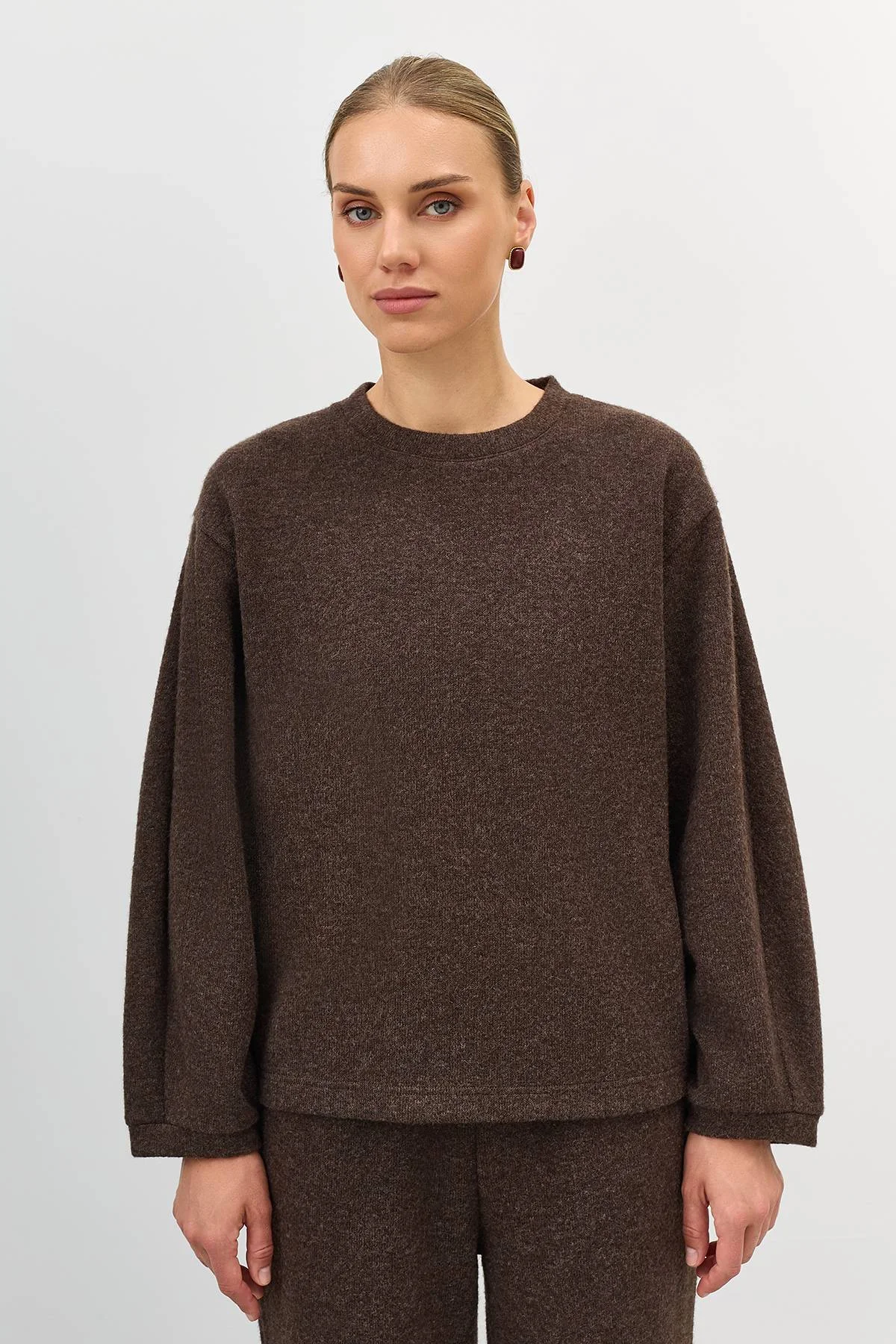 Лимитированная серия теплый джемпер с тонким поясом и ремень, 40 Лимитированная серия теплый джемпер с тонким поясом и ремень, 40