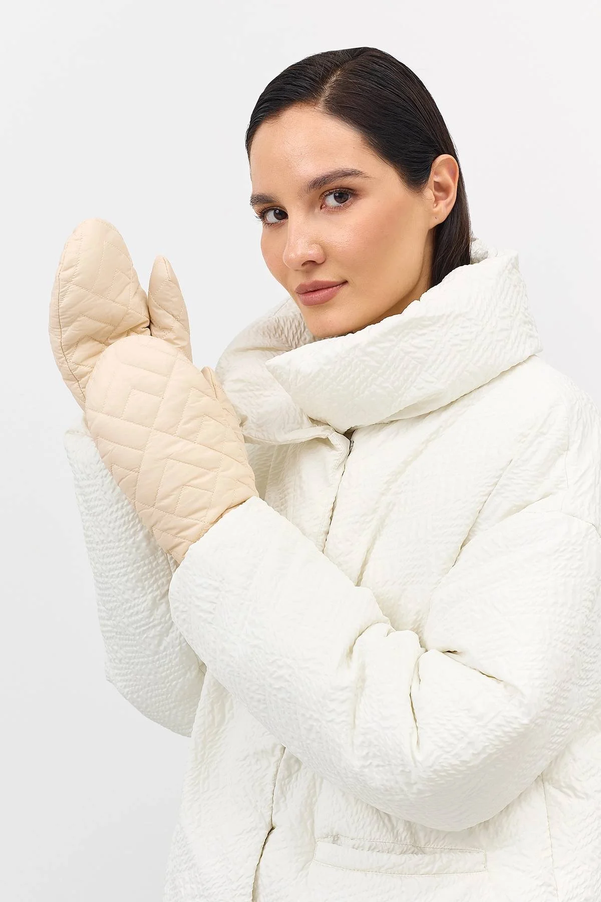 Утепленные варежки с ромбовидной стежкой, One