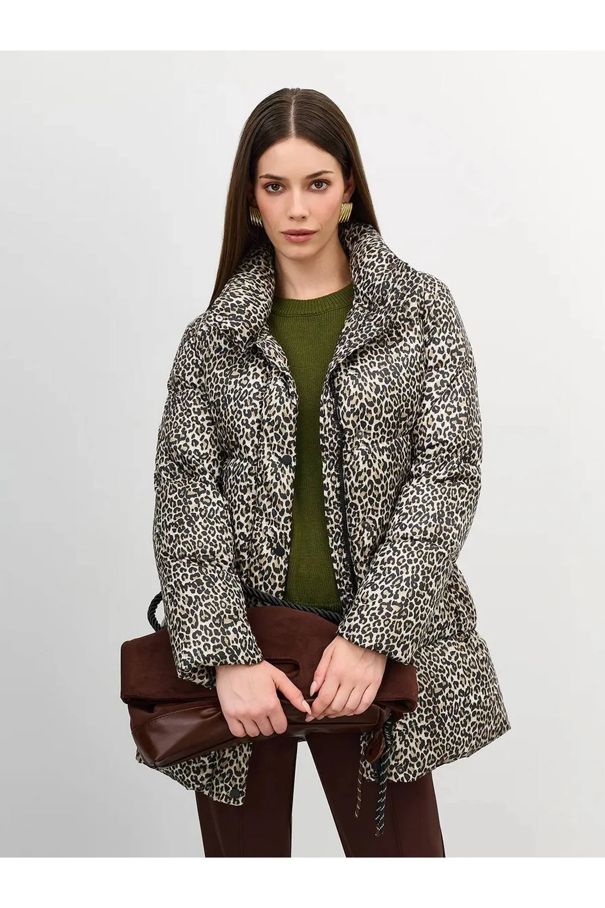 Лимитированная серия пуховик с анималистичным принтом и палантин