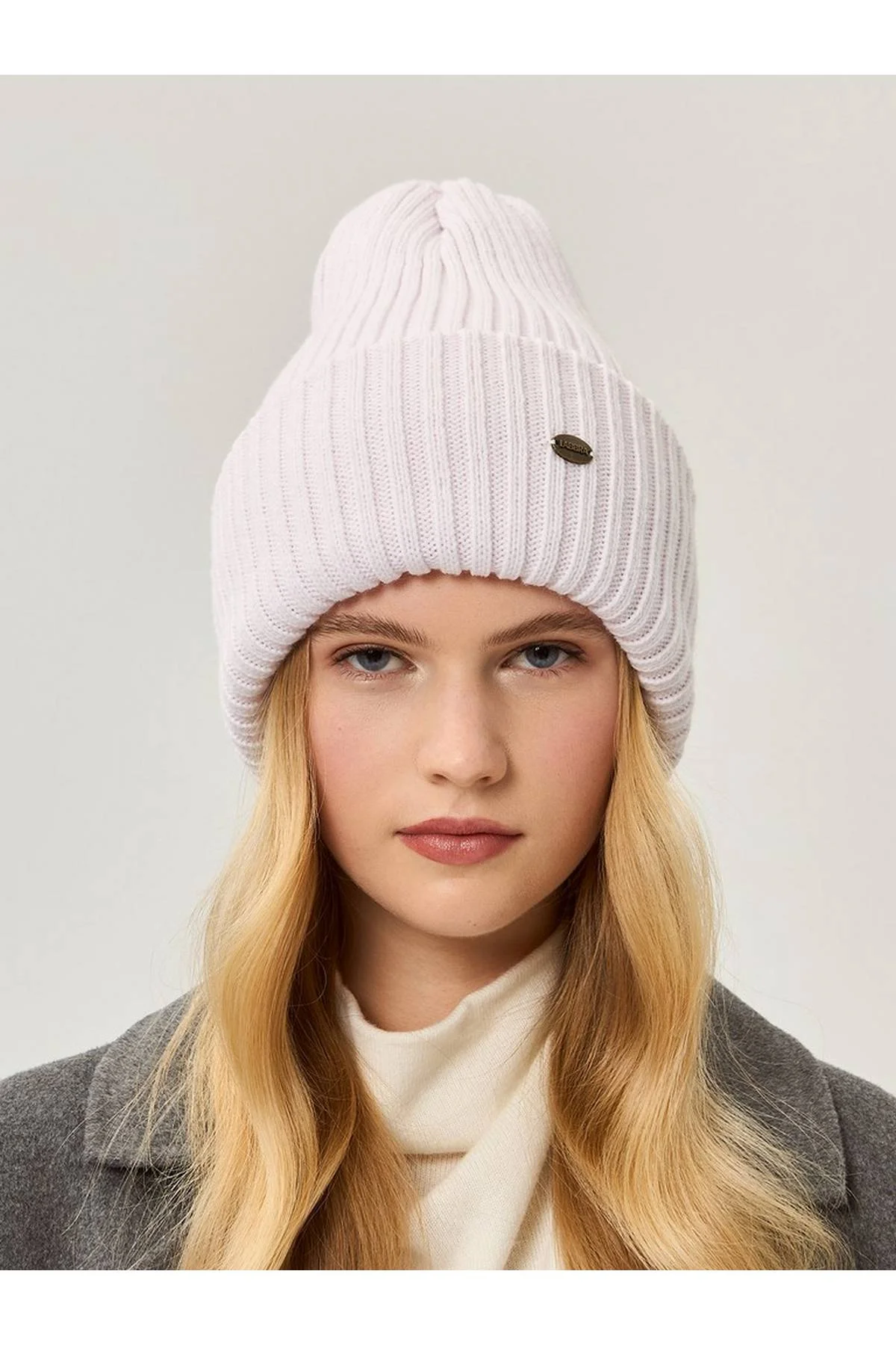 Шапка молочная, One