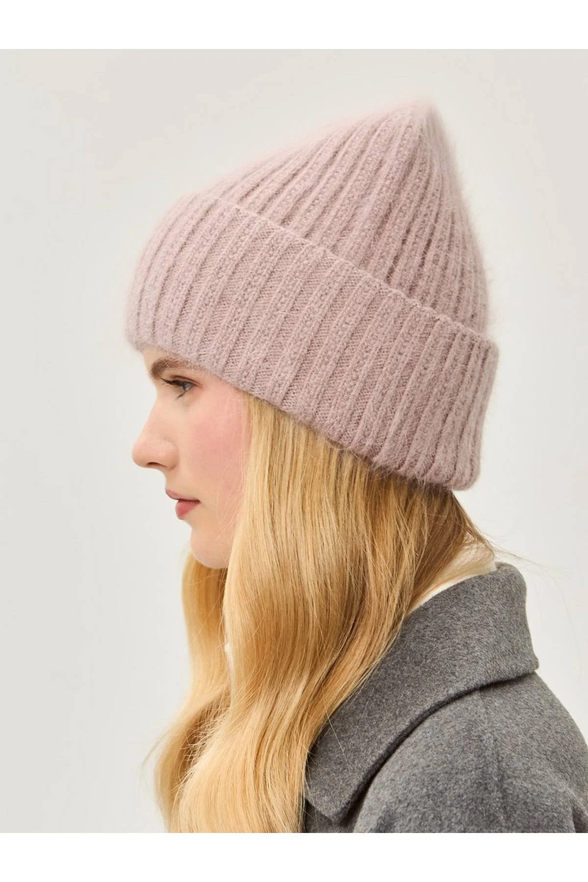 Шапка лиловая, One