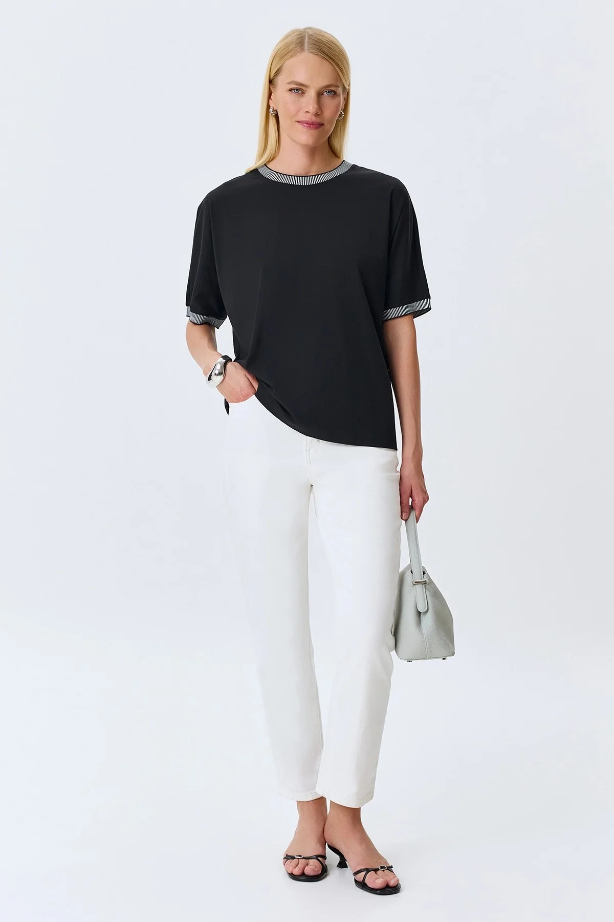 Свободная блузка с контрастным рибом, 34