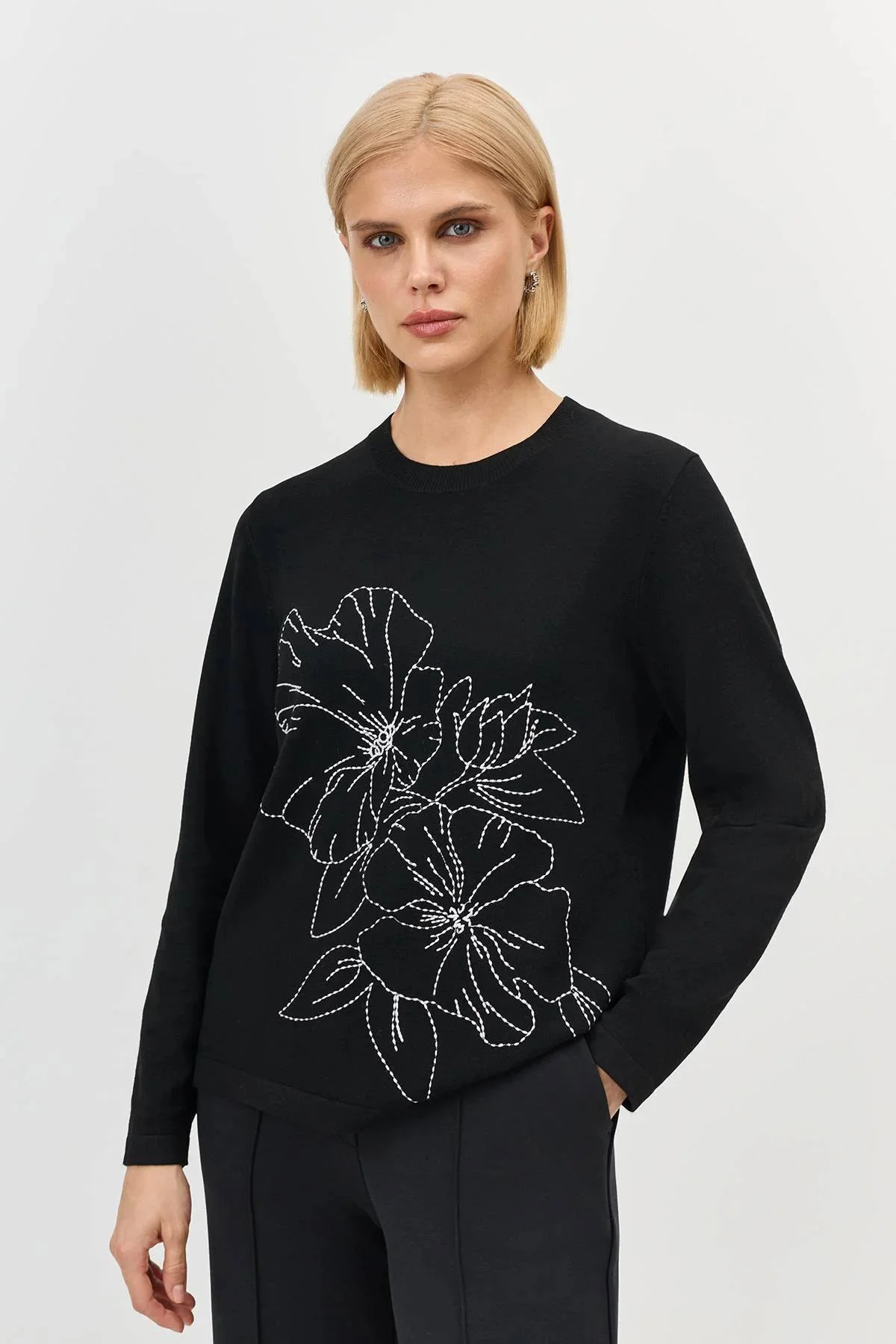 Джемпер с контрастной вышивкой, 40