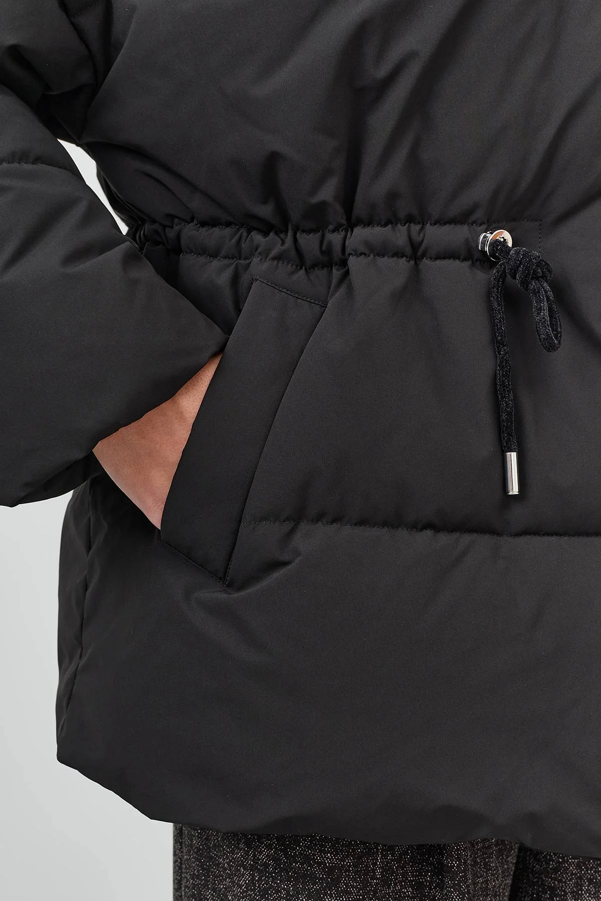 Лимитированная серия Приталенная куртка с хлястикомс палантином, 40 Лимитированная серия Приталенная куртка с хлястикомс палантином, 40