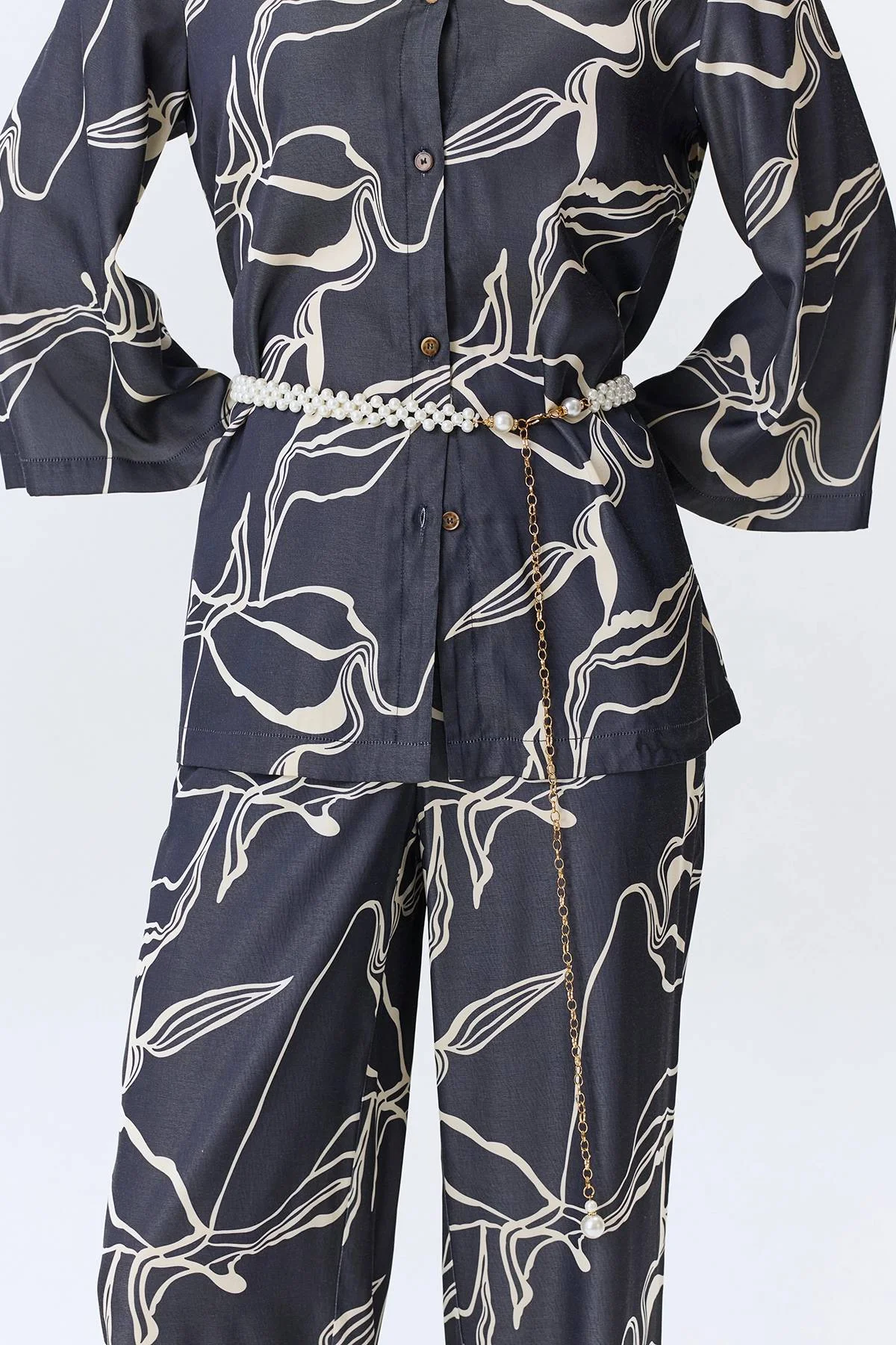 Пояс-цепочка с жемчужинами, One