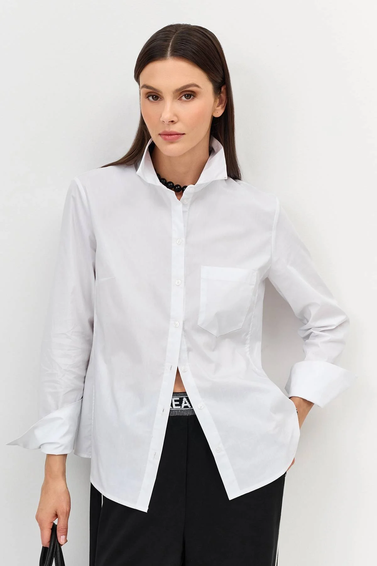 Лимитированная серия приталенная рубашка в белом цвете с ремнем, 36