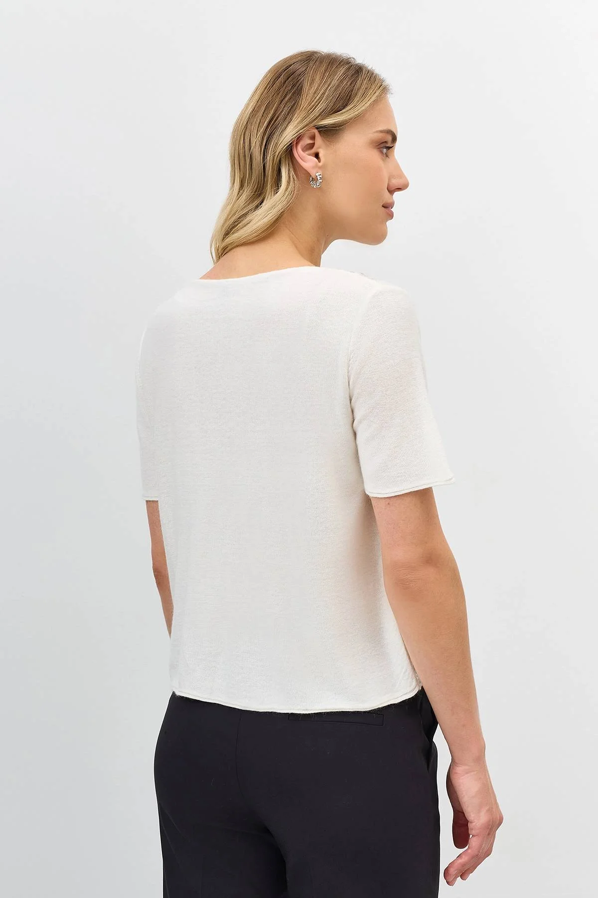 Джемпер с деликатными пайетками, 44