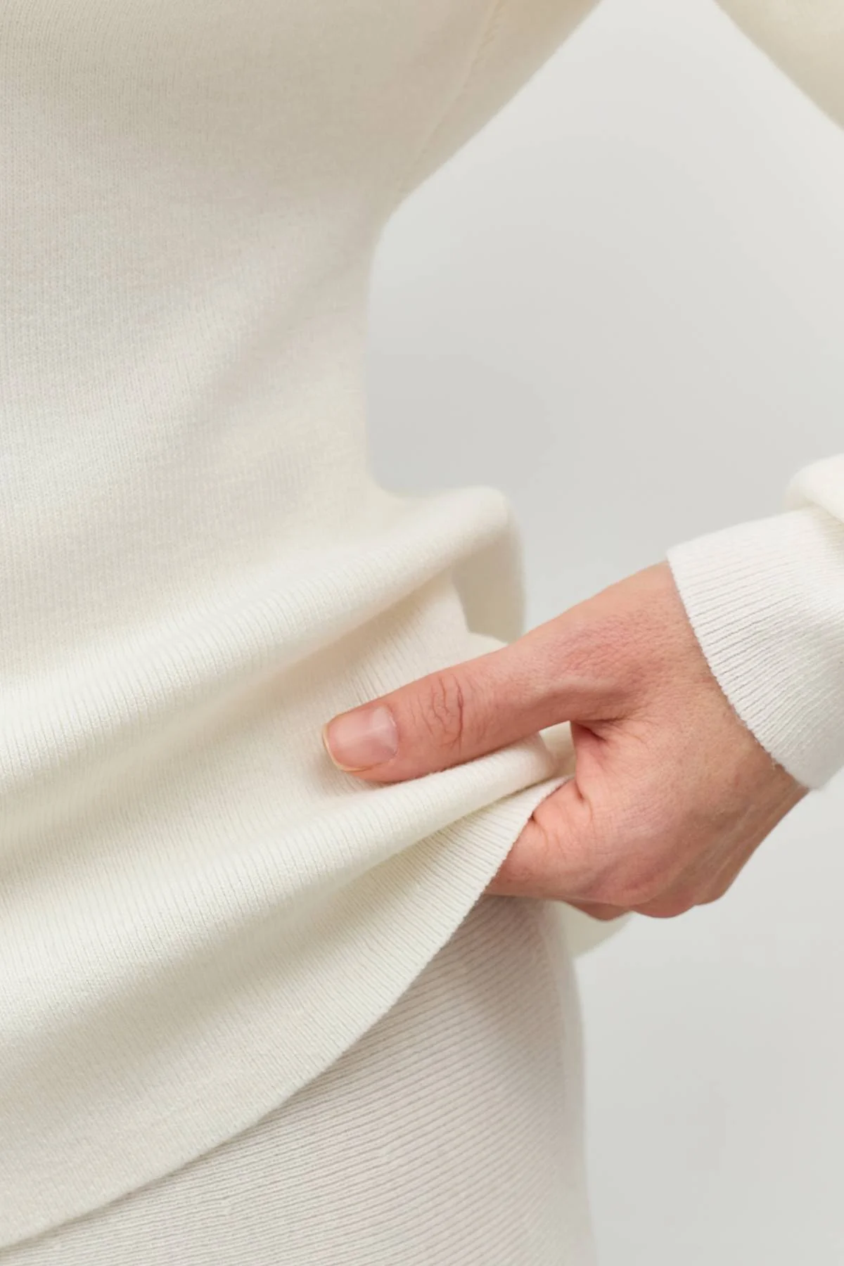 Классический белый кардиган с V-образным вырезом, 52