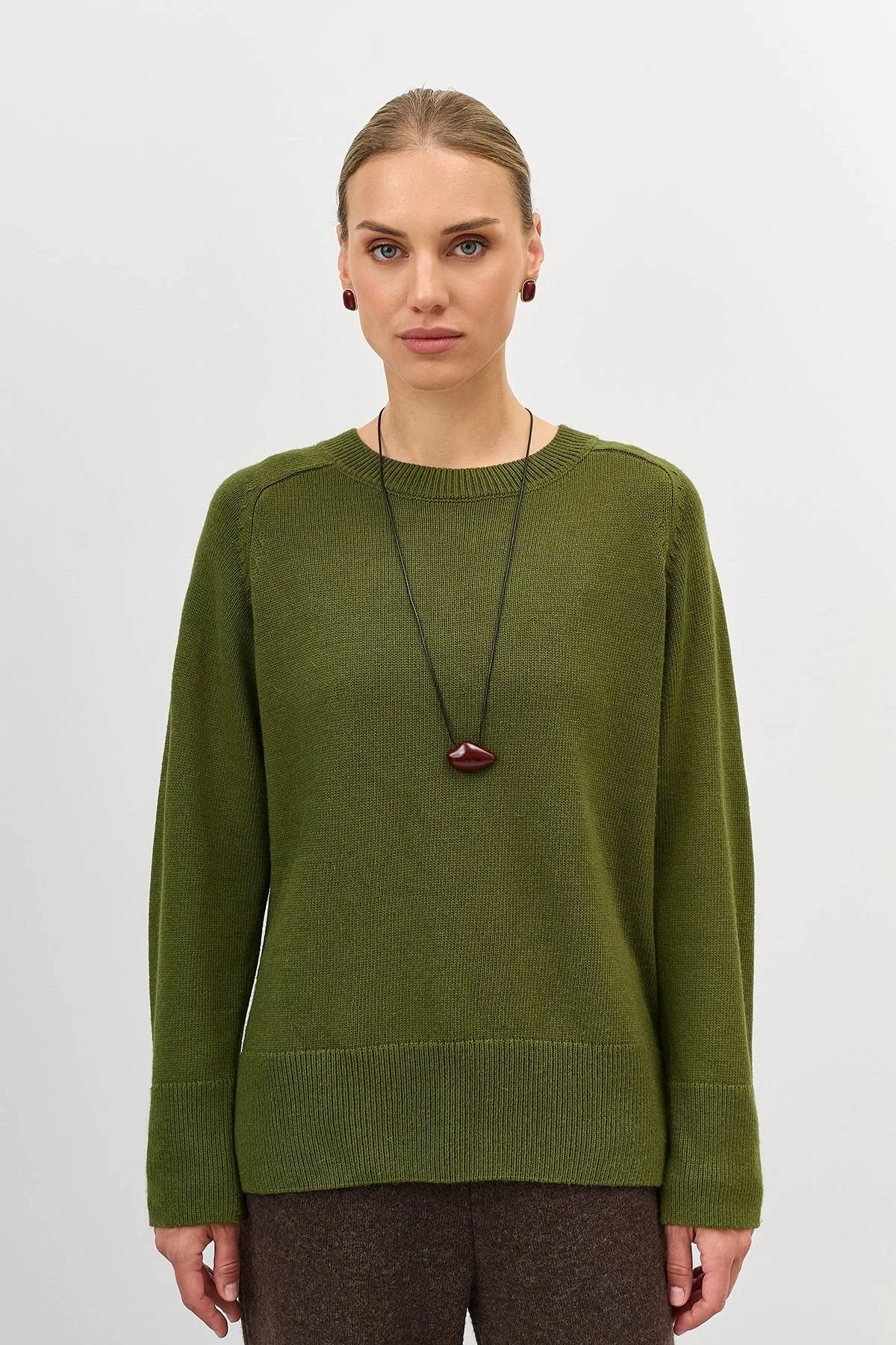 Яркий свитер с ангорой в составе, 44