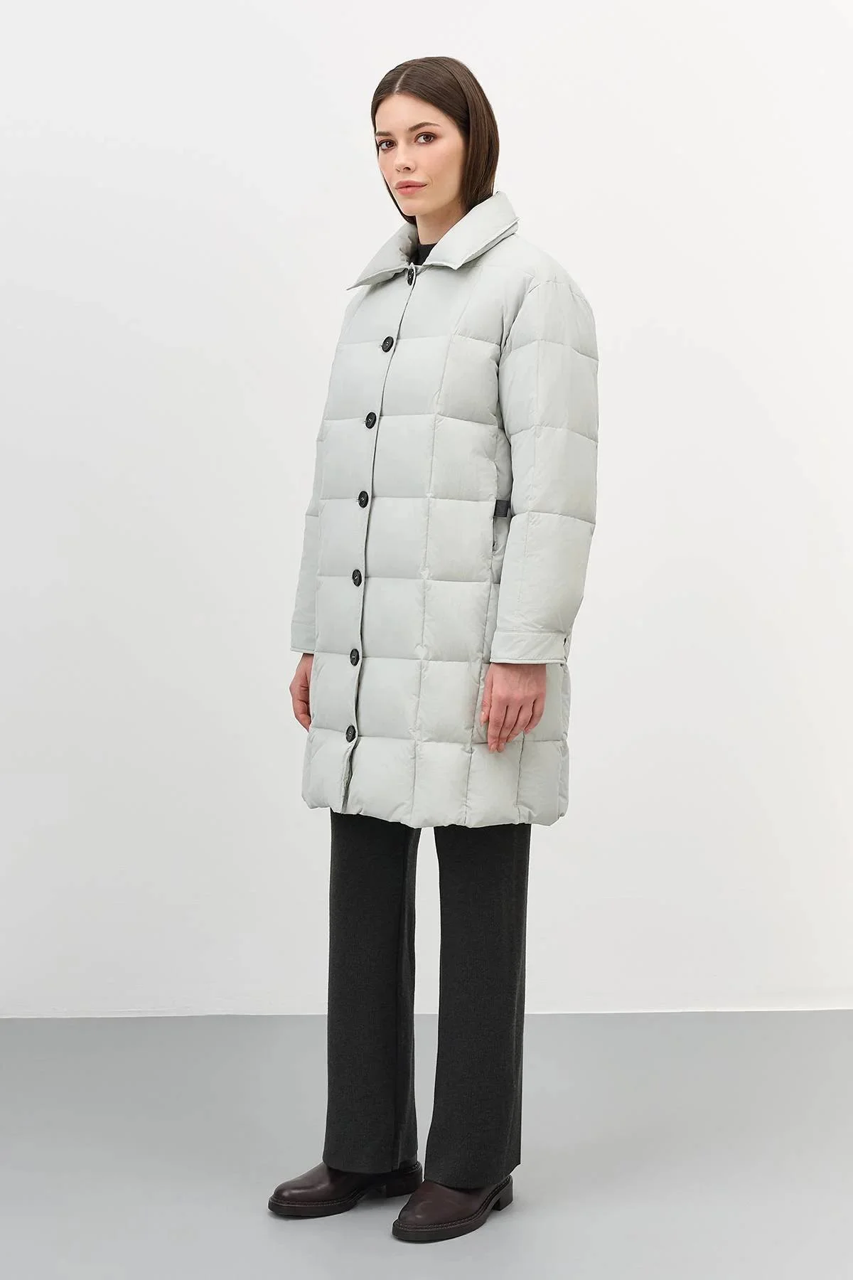 Стеганое пальто с контрастной фурнитурой, 44