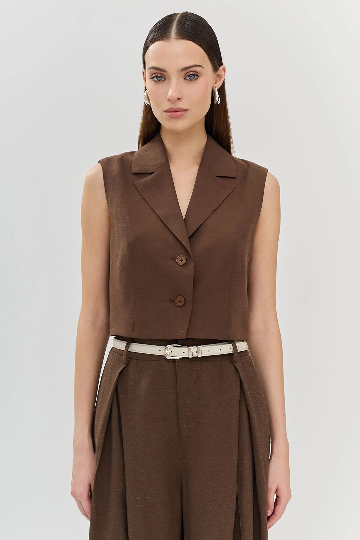 Узкий ремень из искусственной кожи с круглой пряжкой, S