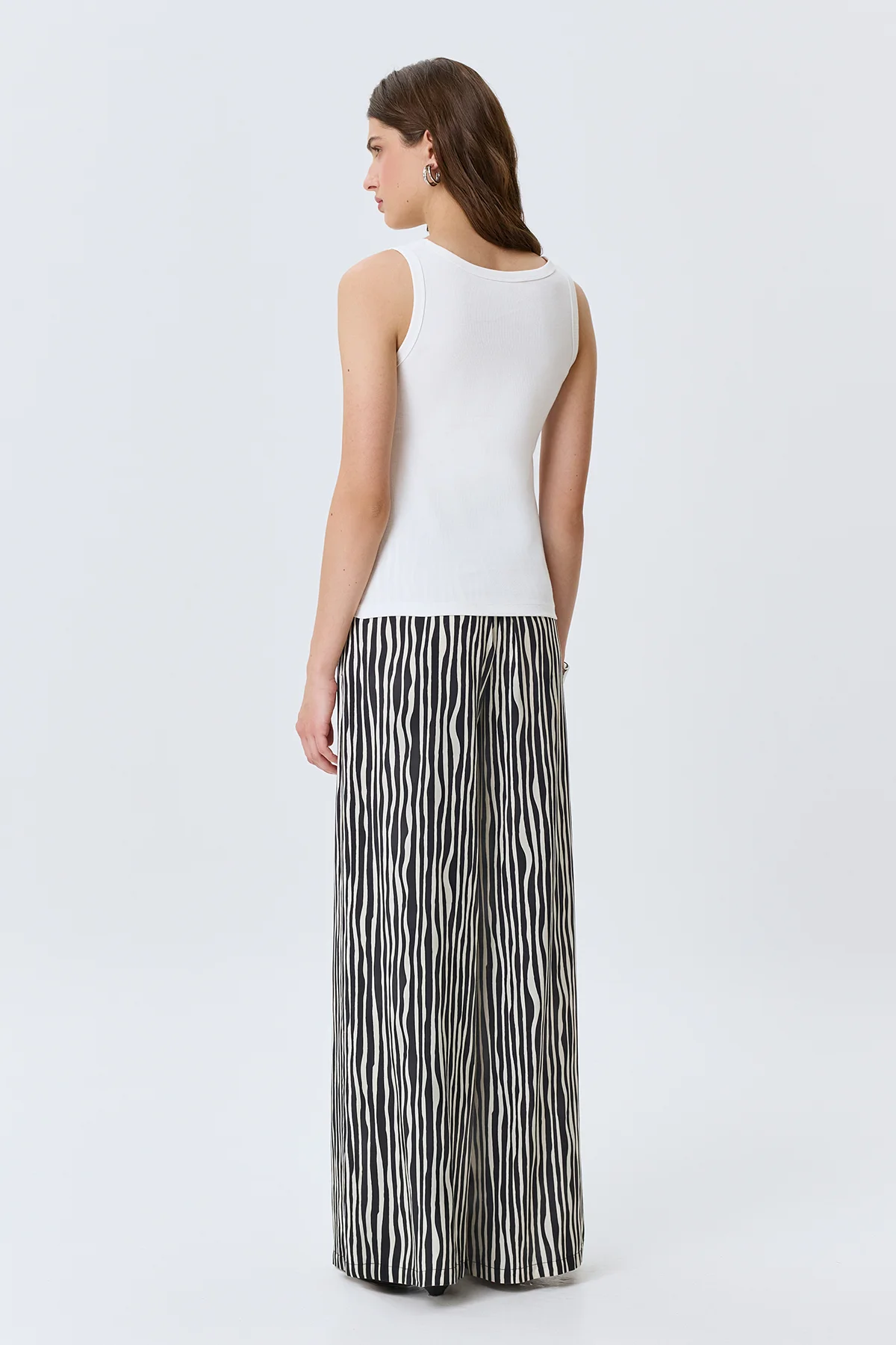 Хлопковый топ с графичной вышивкой, 42