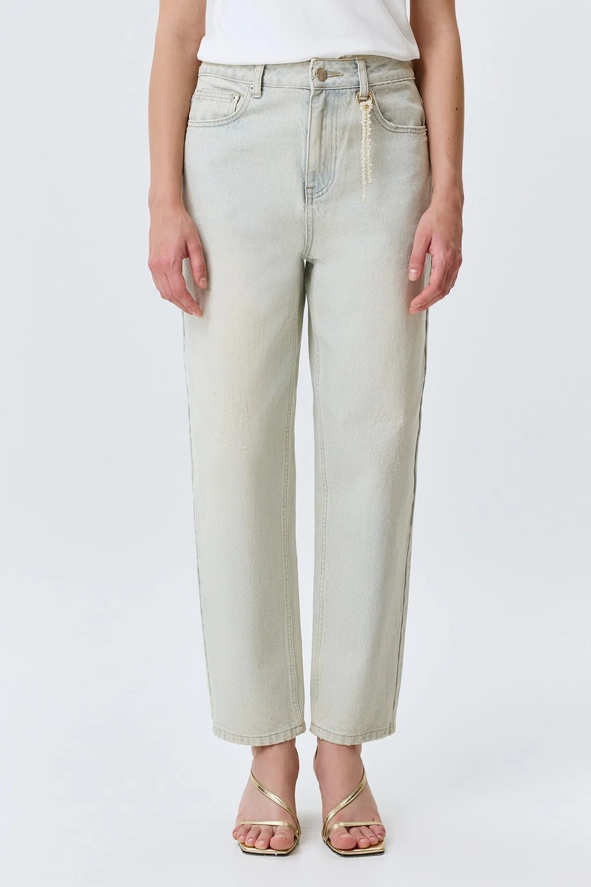 Джинсы-бананы с декором, 46