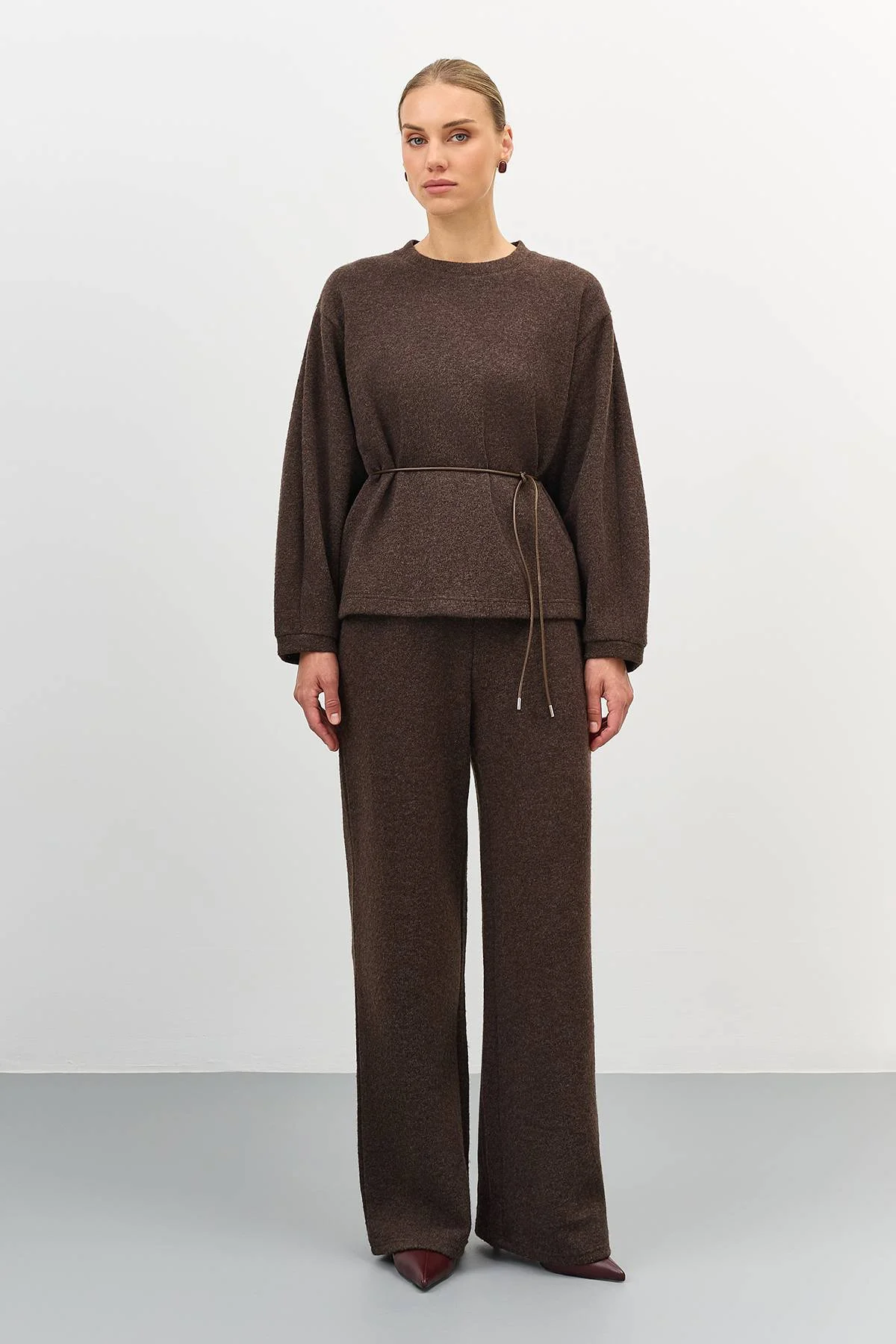 Лимитированная серия теплые трикотажные брюки и ремень, 48 Лимитированная серия теплые трикотажные брюки и ремень, 48