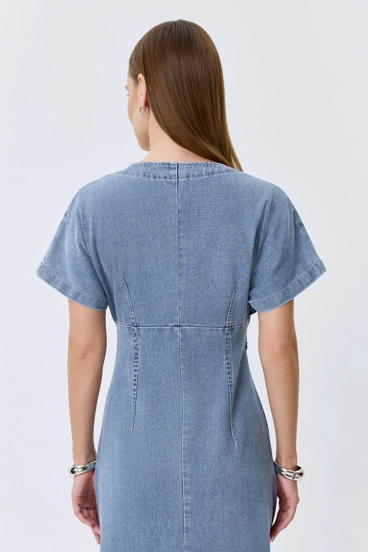 Джинсовое платье с V-образным вырезом, 36