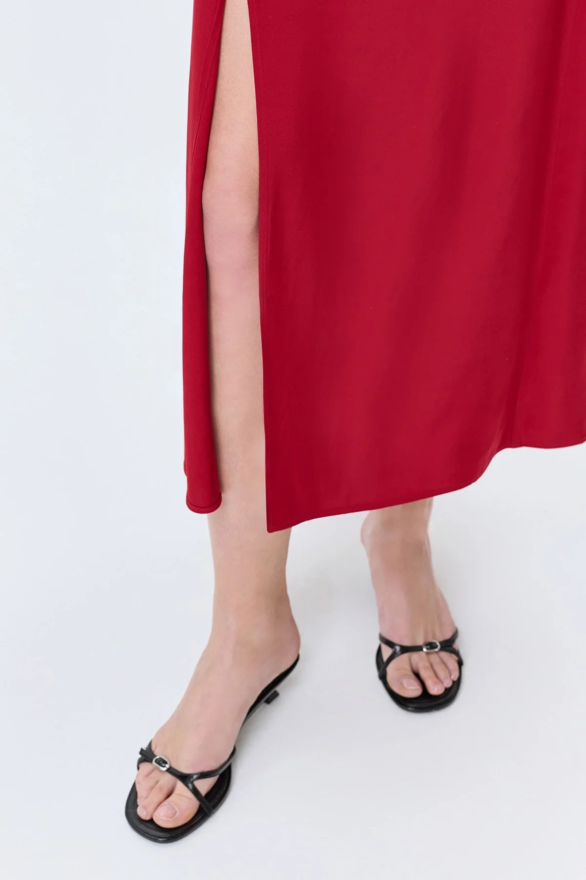 Яркое платье-миди из вискозы, 48