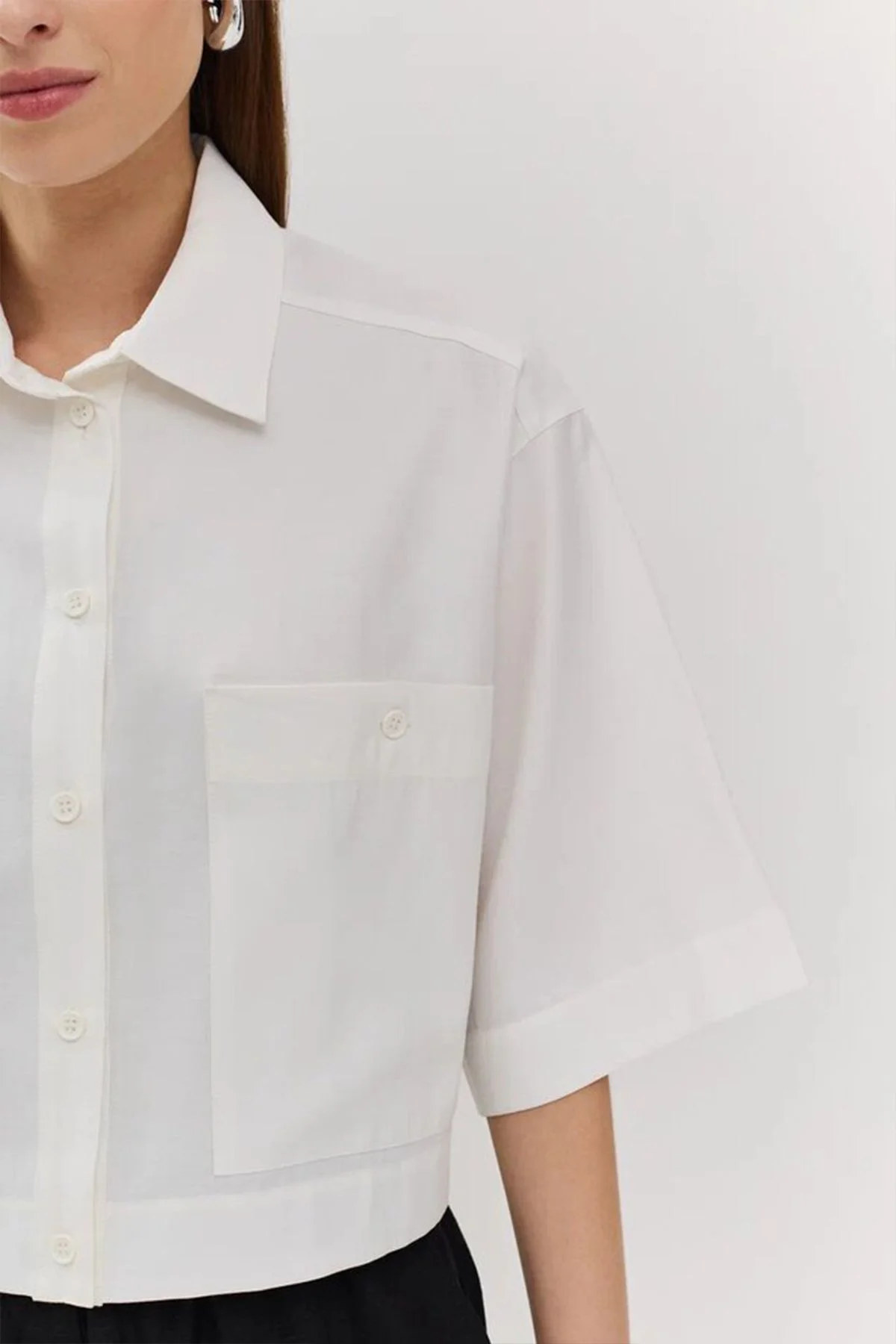 Классическая укороченная блузка с коротким рукавом, 48р