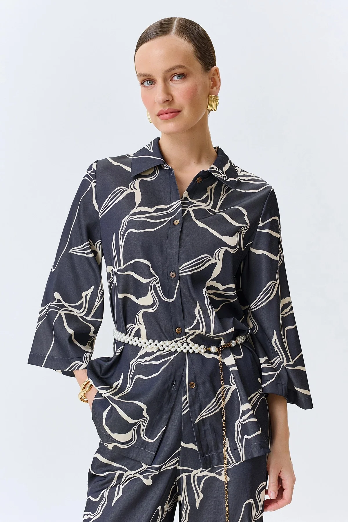 Блузка с абстрактным принтом, 46