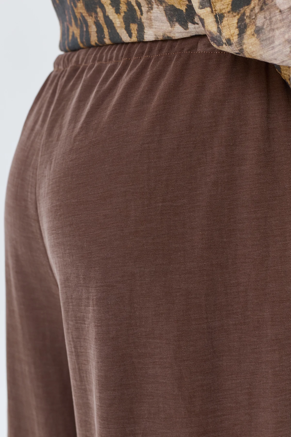 Прямые брюки из мягкого модала, 50