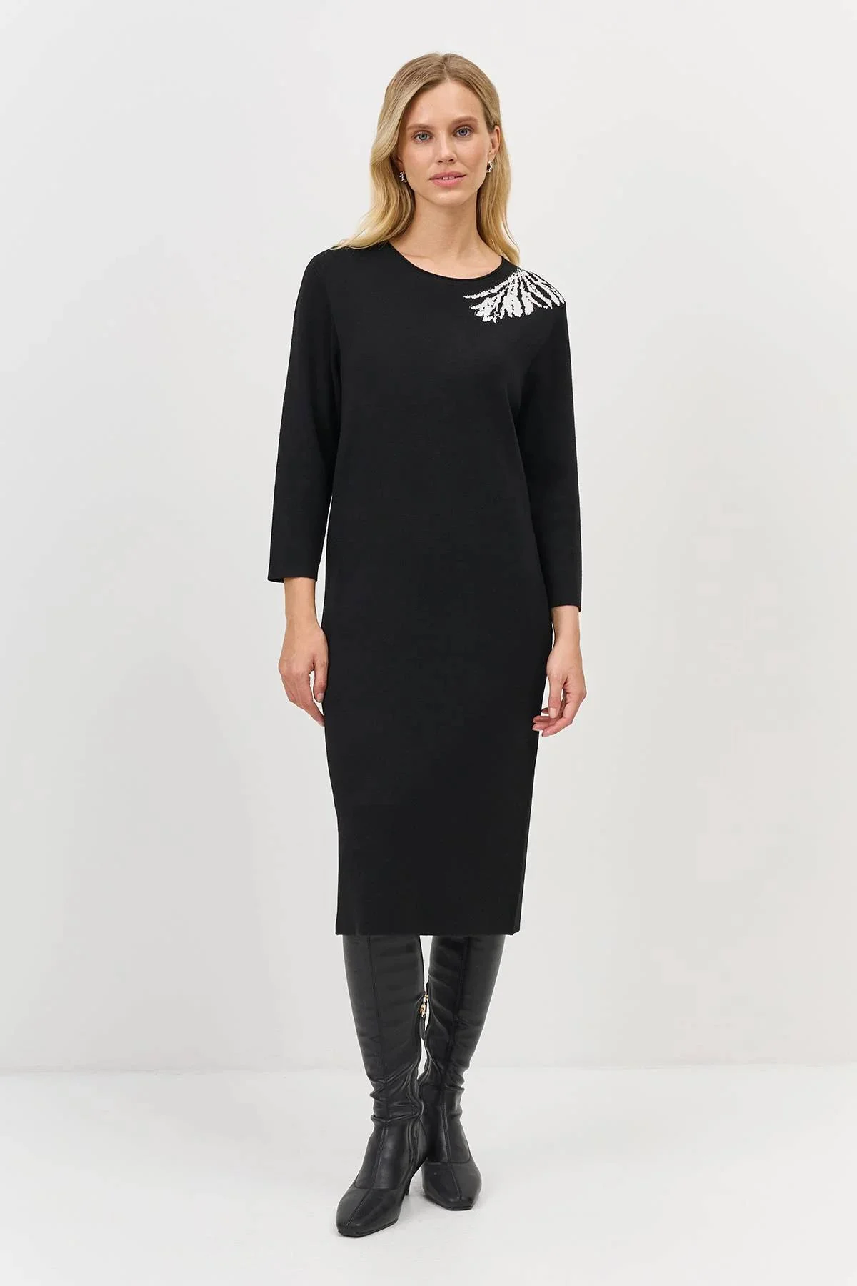 Вязаное платье с контрастным узором, 46