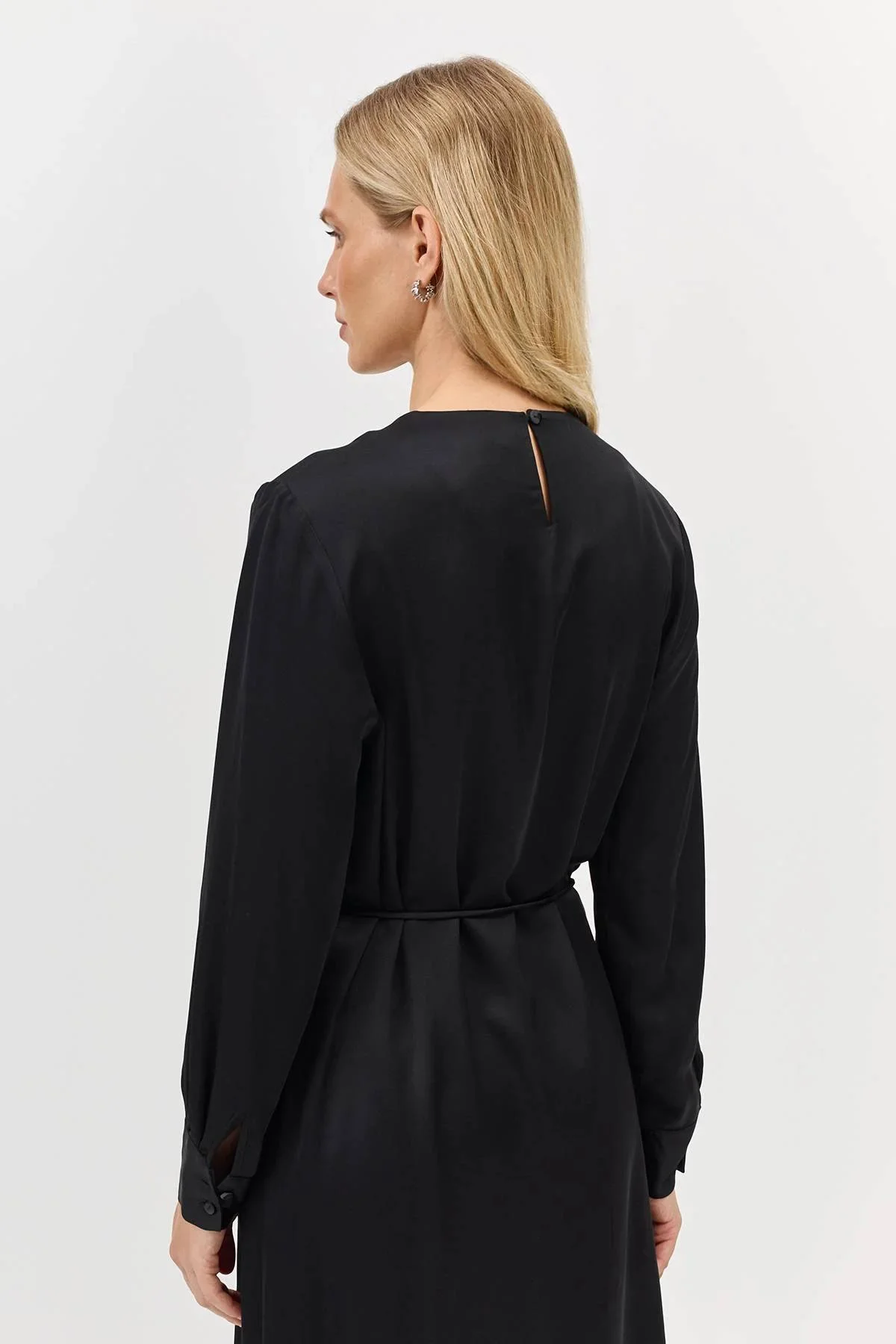 Платье с декоративной цепочкой, 40