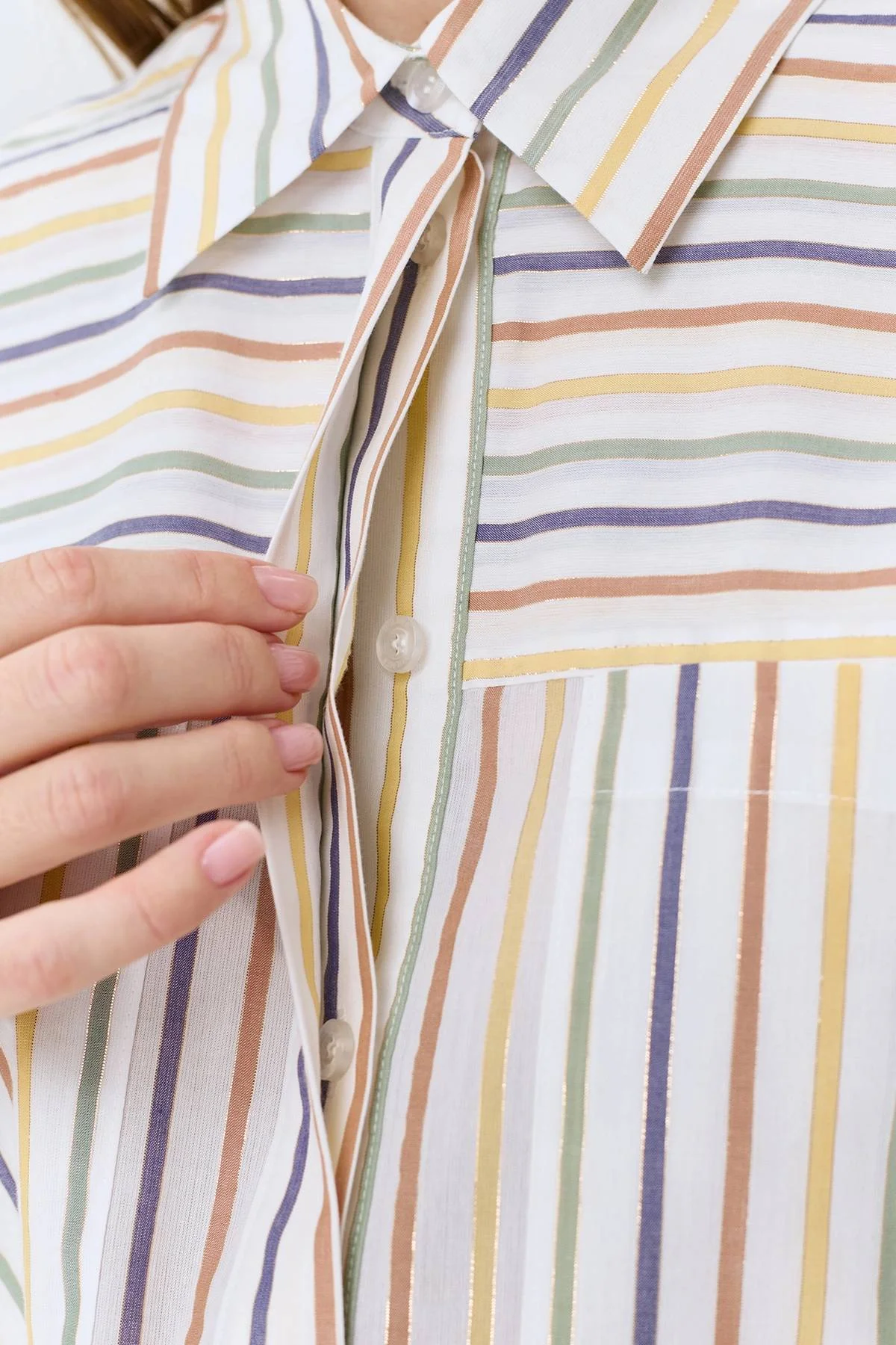 Легкая блузка в яркую полоску, 44