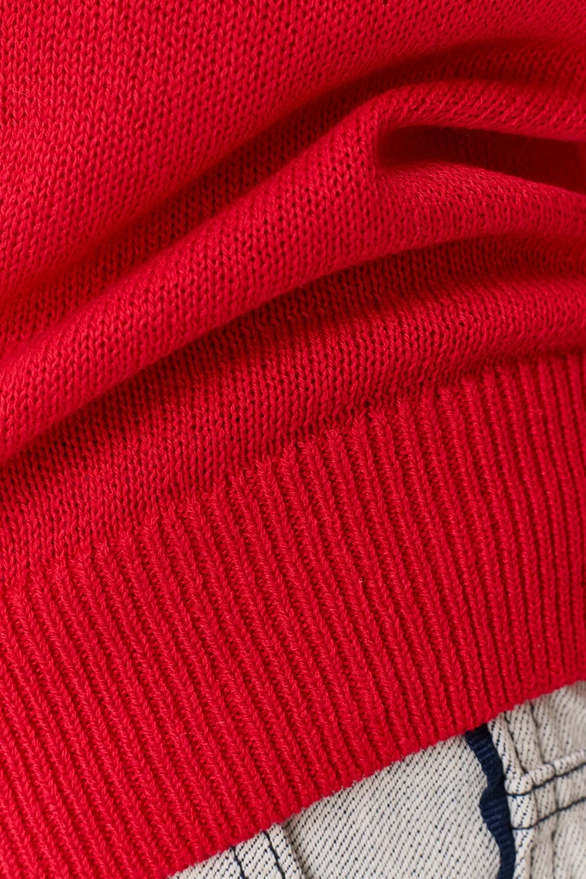 Яркий джемпер из района, 38