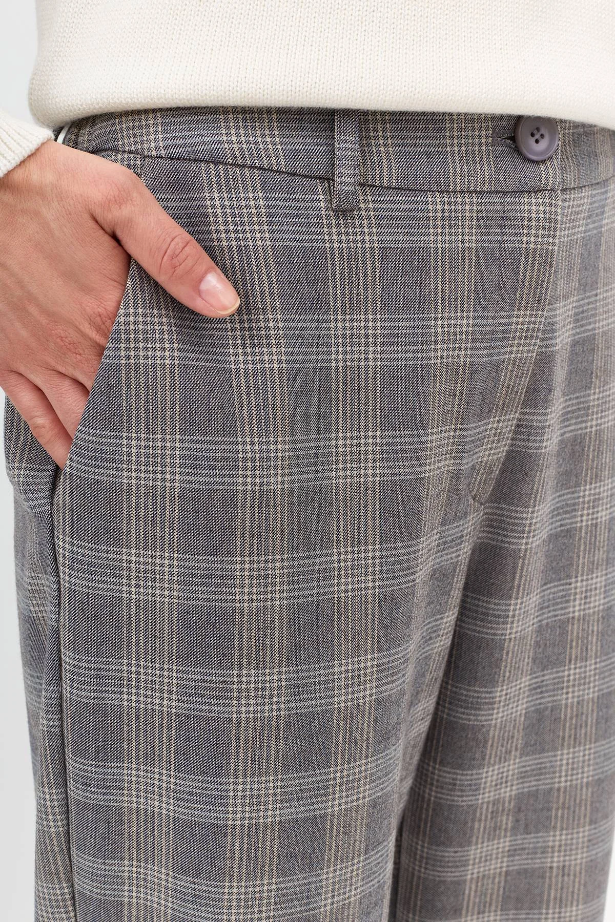 Лимитированная серия брюки в сером цвете с ремнем, 44