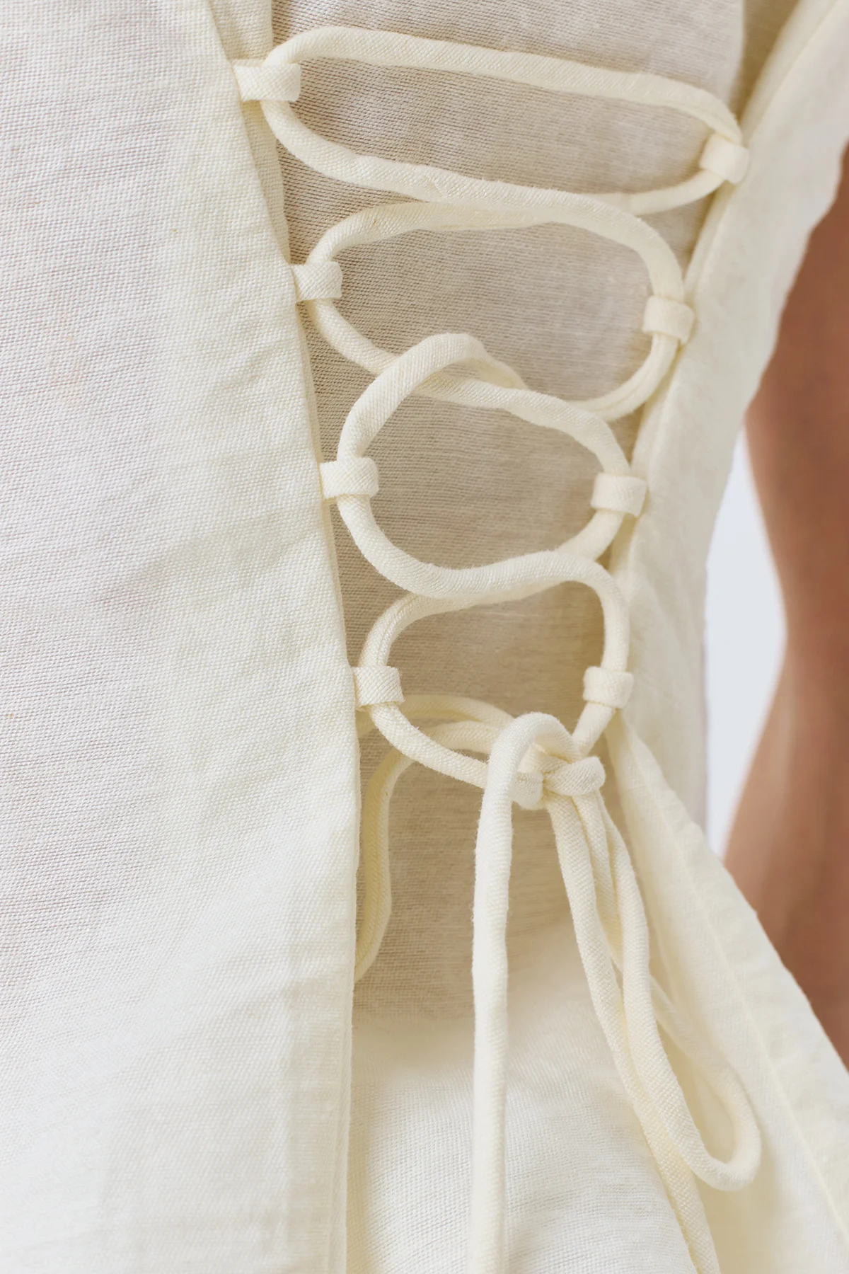 Приталенная блузка с корсетной шнуровкой, 44