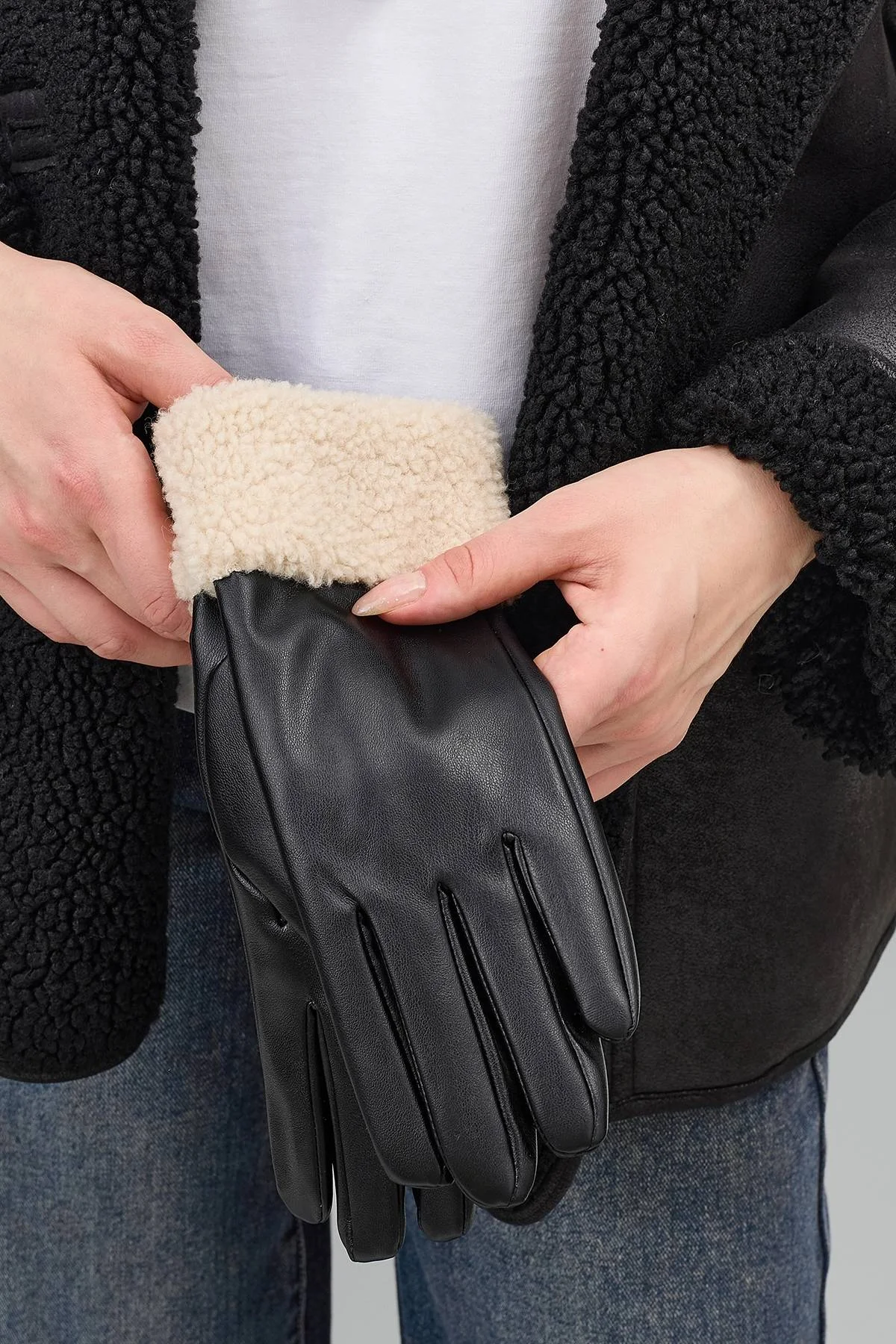 Перчатки из эко кожи с меховыми манжетами, One