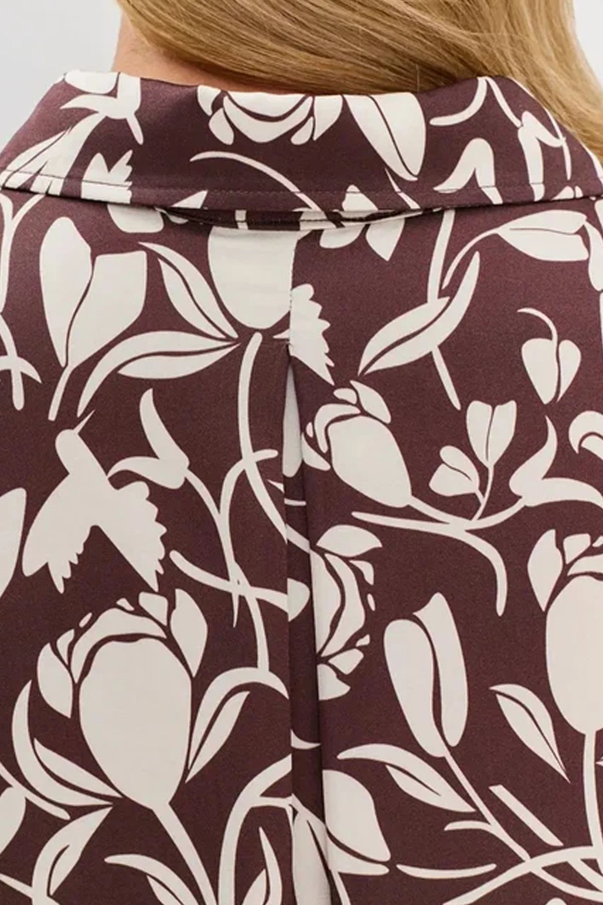 Блузка в цветочный принт с коротким рукавом, 54р