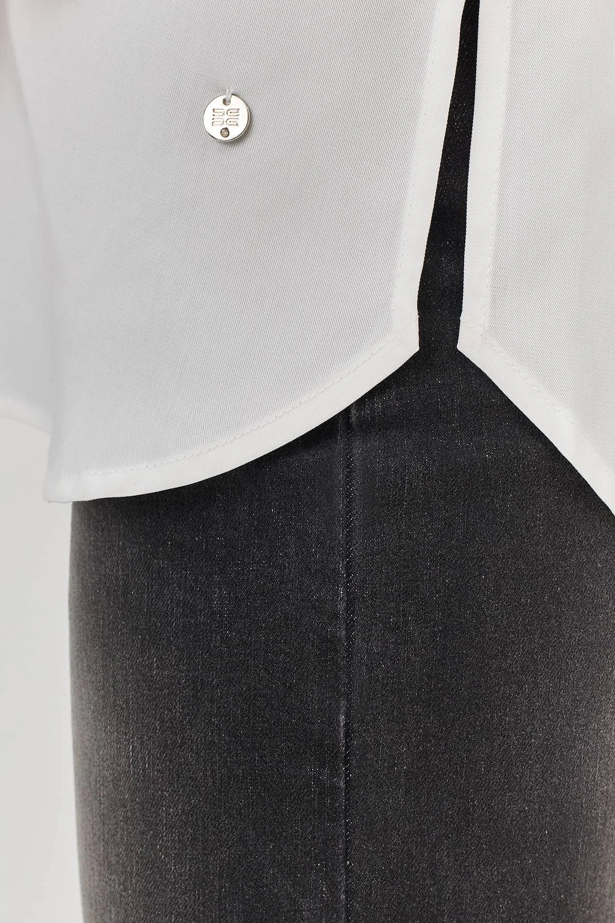 Лимитированая серия базовая рубашка из тенселя с ремнем, 44