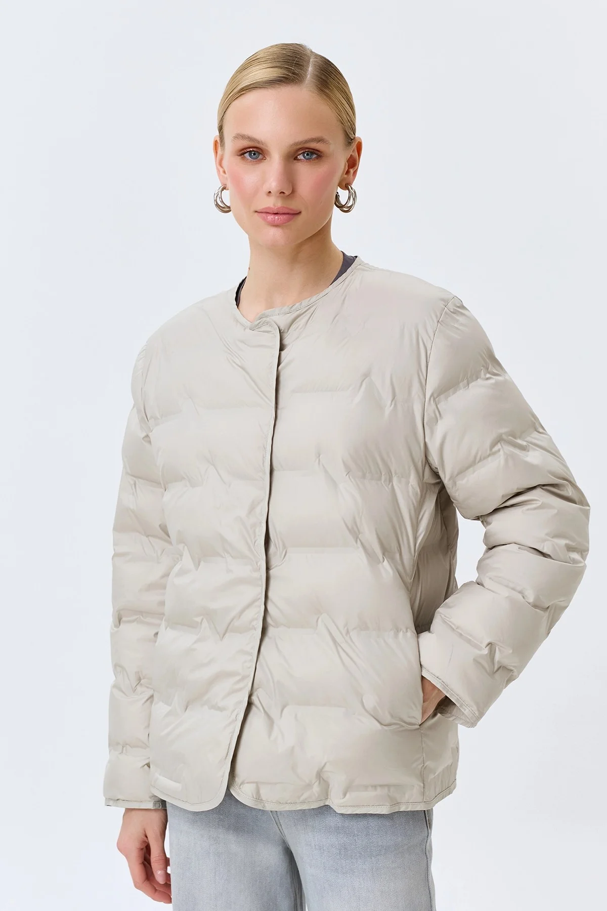 Стеганная куртка с шарфом, 42