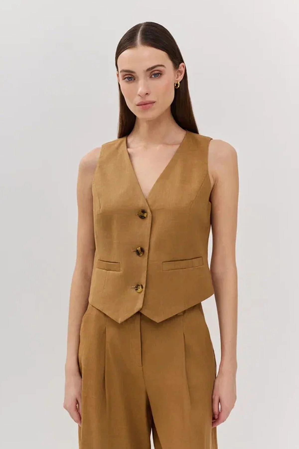 Жилетка коричневого цвета с V-образным вырезом горловины, 50