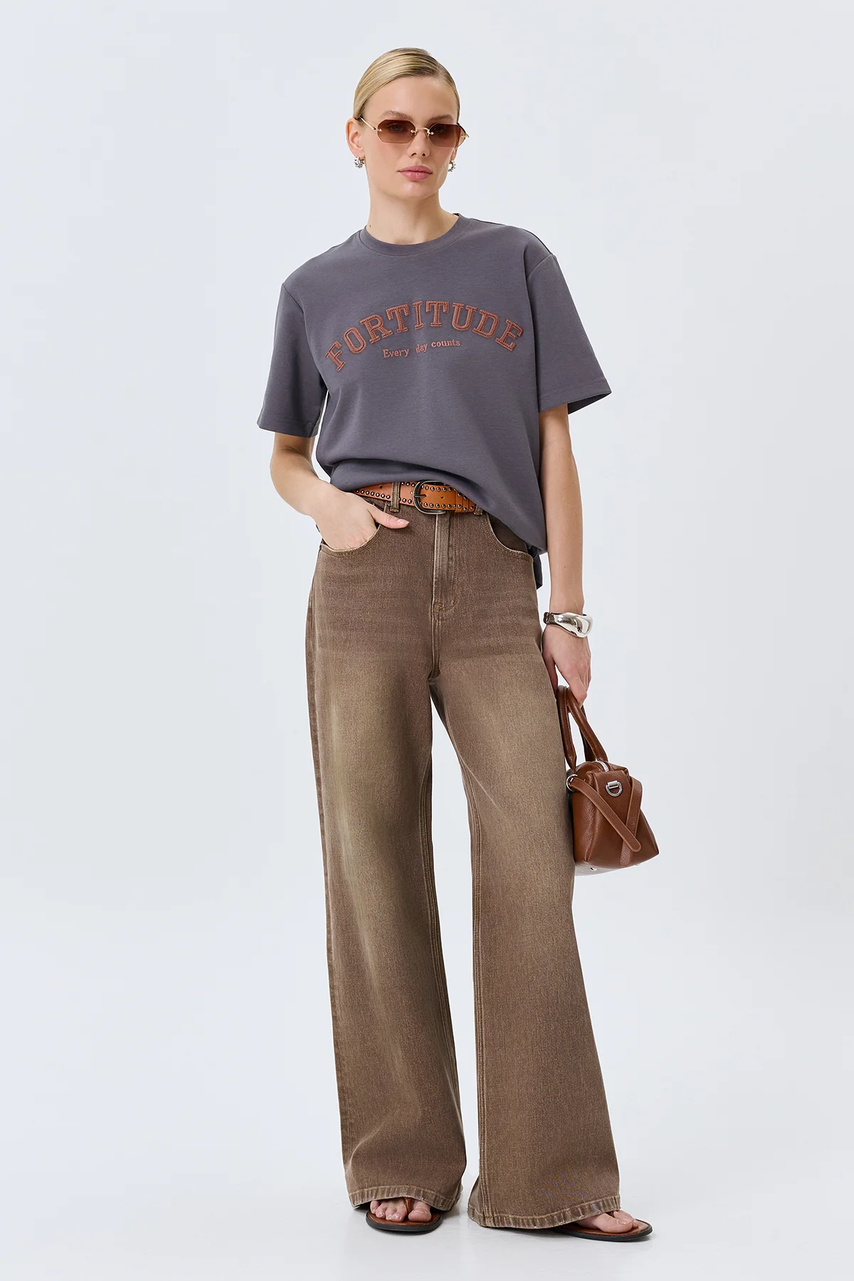 Темная прямая футболка в стиле "College", 48