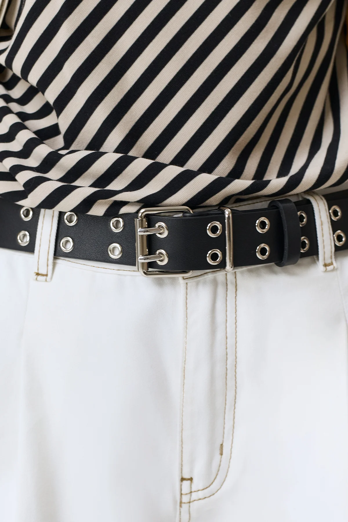 Широкий кожаный ремень с люверсами, S