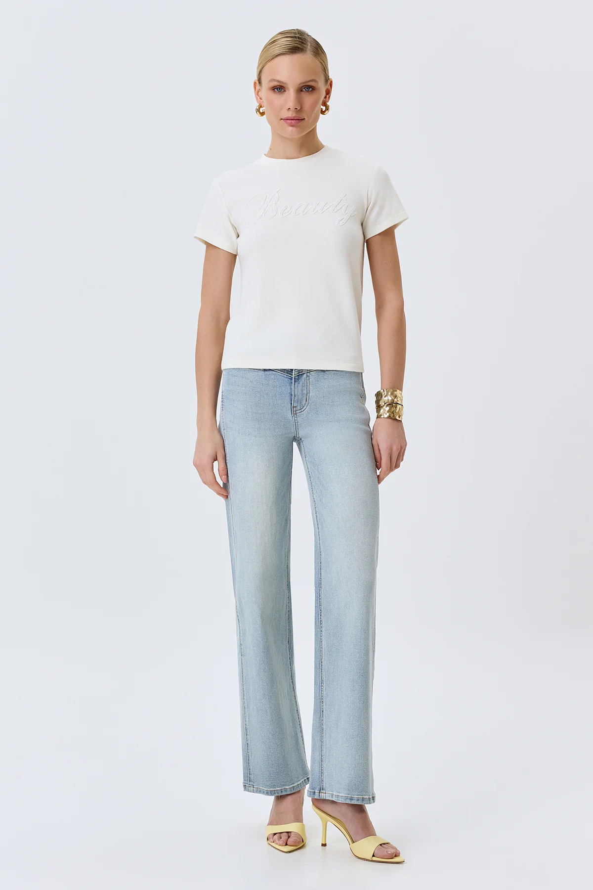 Футболка с вышивкой, 44