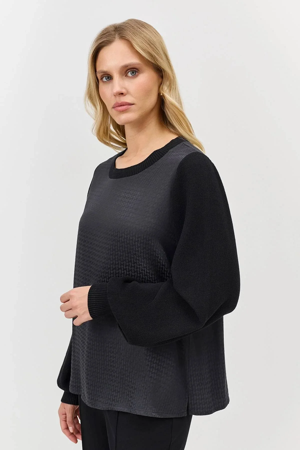 Комбинированная блузка из фактурной вискозы, 36