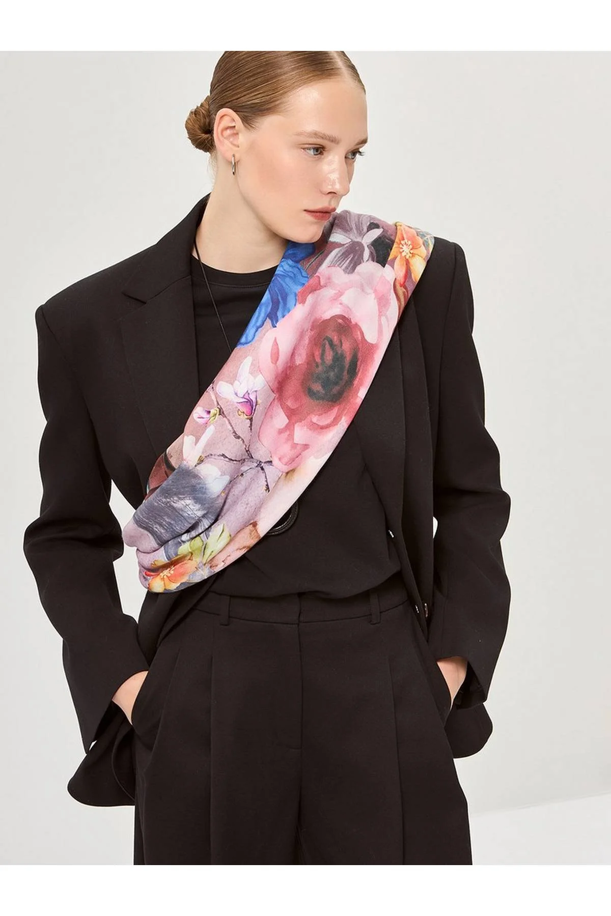 Платок розовый, One