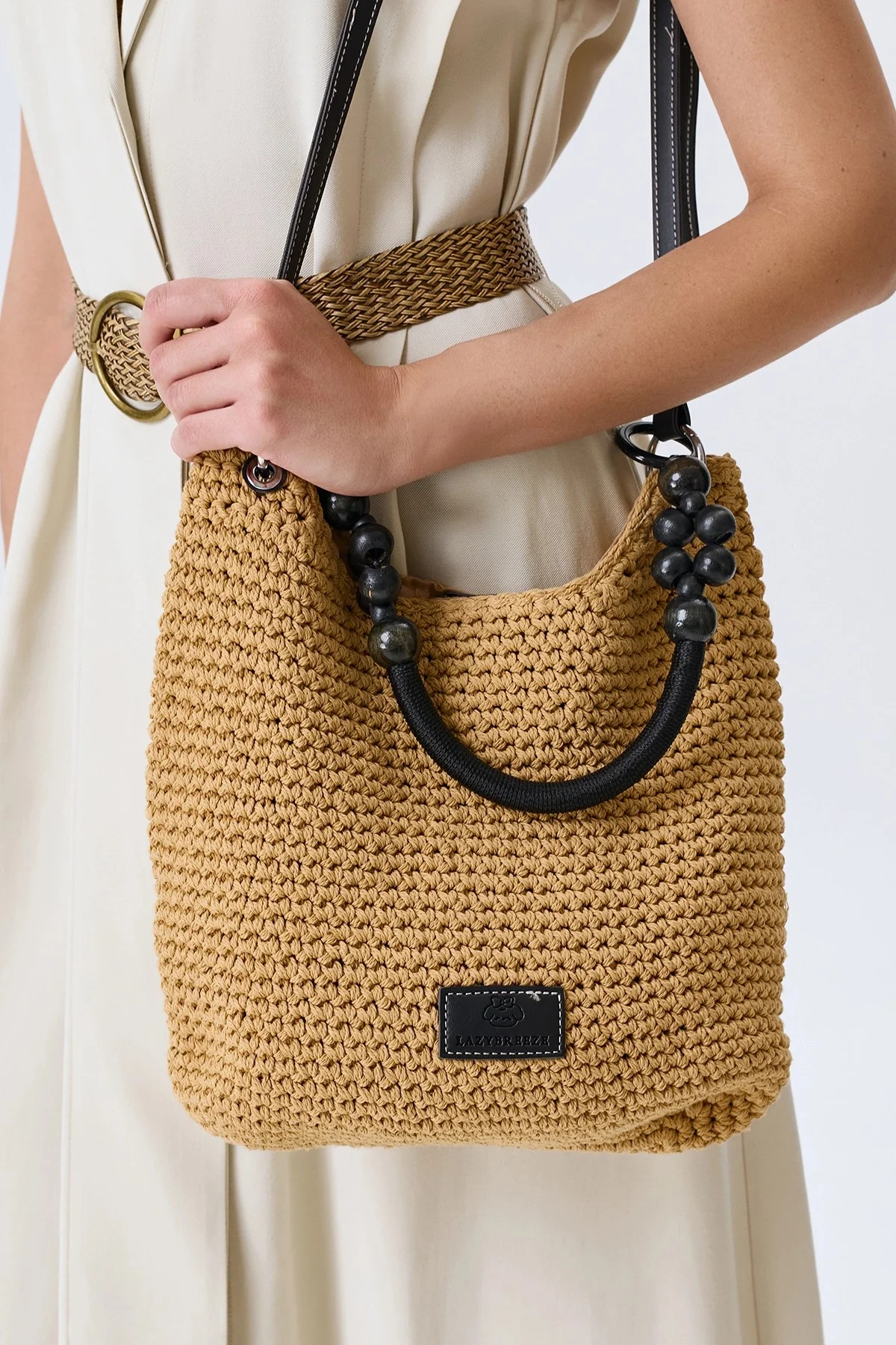 Плетеная сумка с акцентной ручкой, One