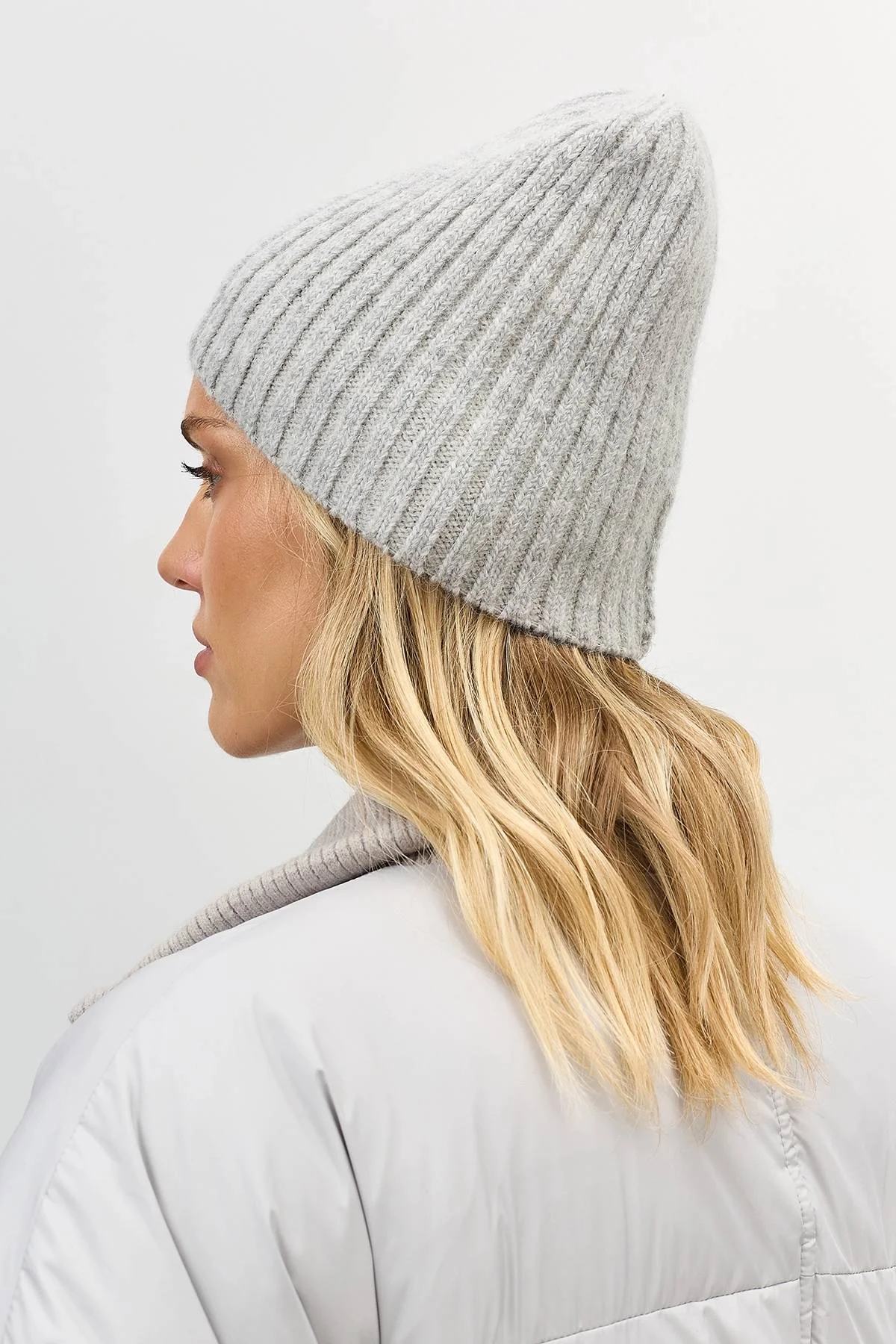 Серая шапка бини в рубчик с ангорой, One